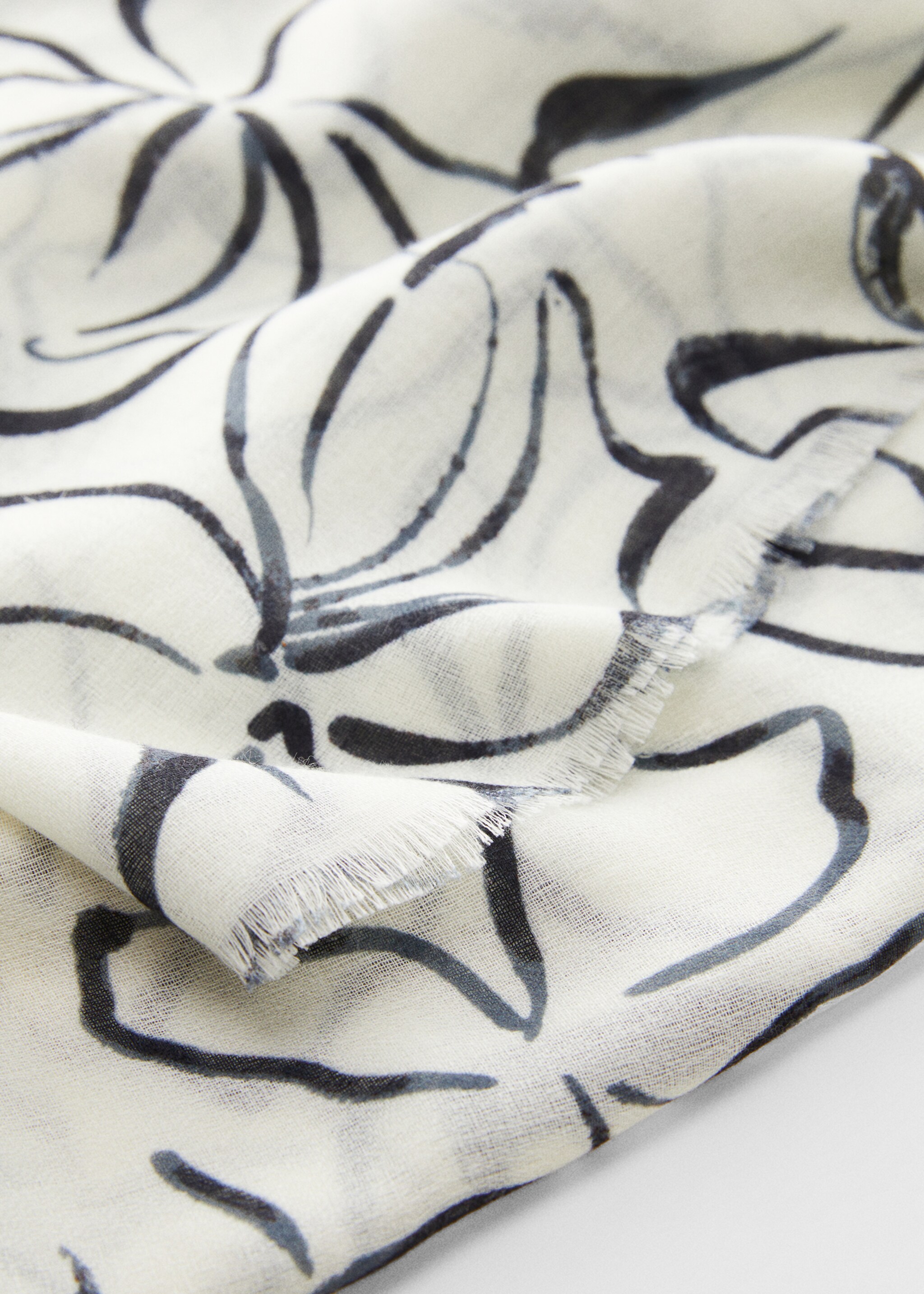 Fular estampado floral - Plano medio, Crudo. Ref: 67063269-00.
