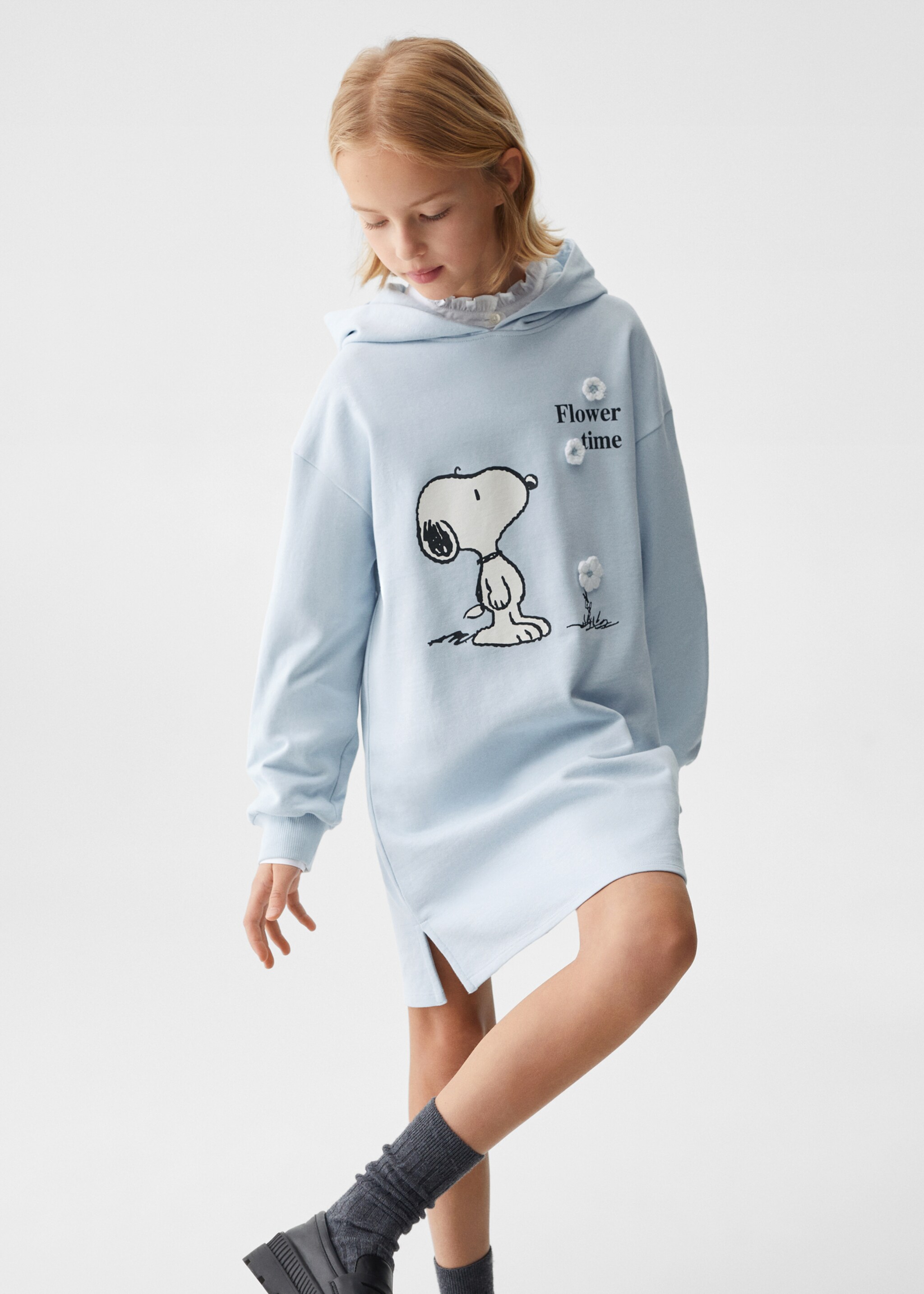 Vestido sweatshirt do Snoopy - Plano médio