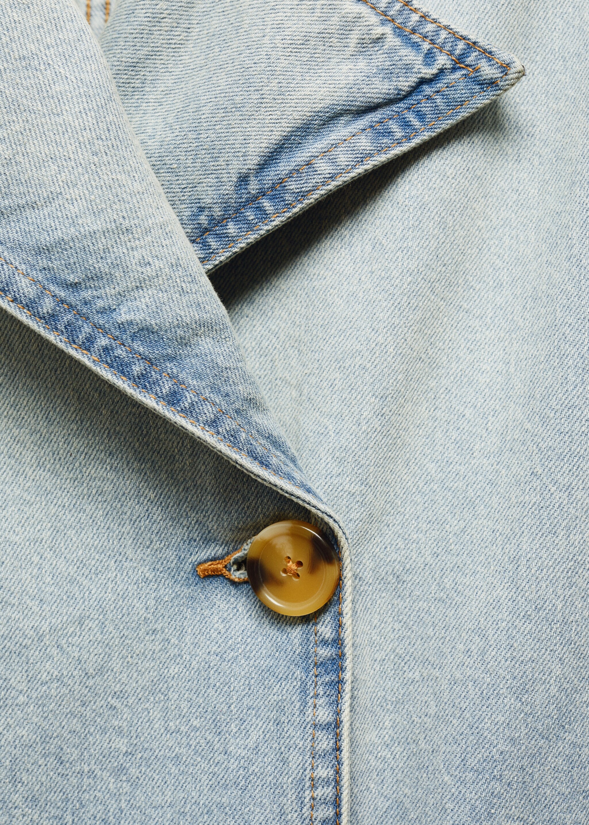 Double breasted denim trench - Details of the article 8, Medium Blue. Ref: 67064025-00.