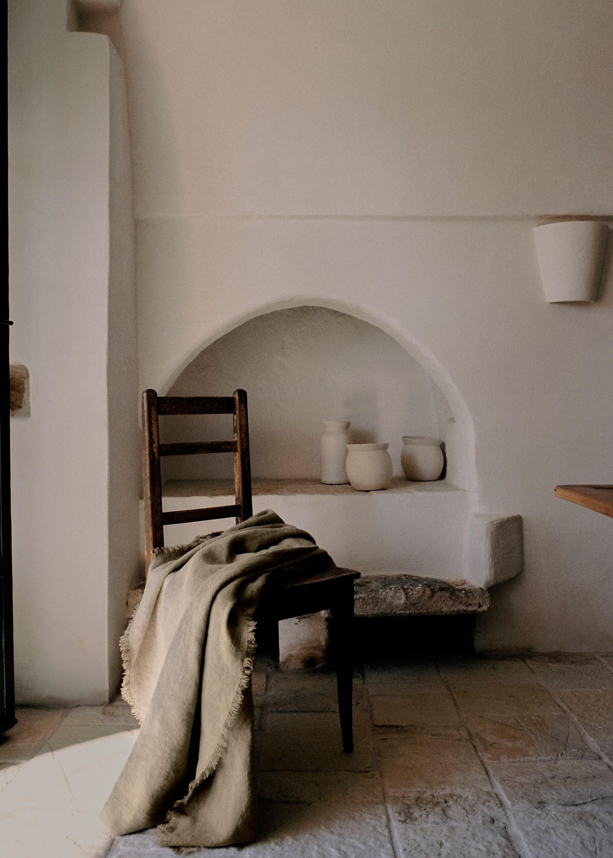 100% linen fringed blanket - Details of the article 5, Sand. Ref: 67064040-00.