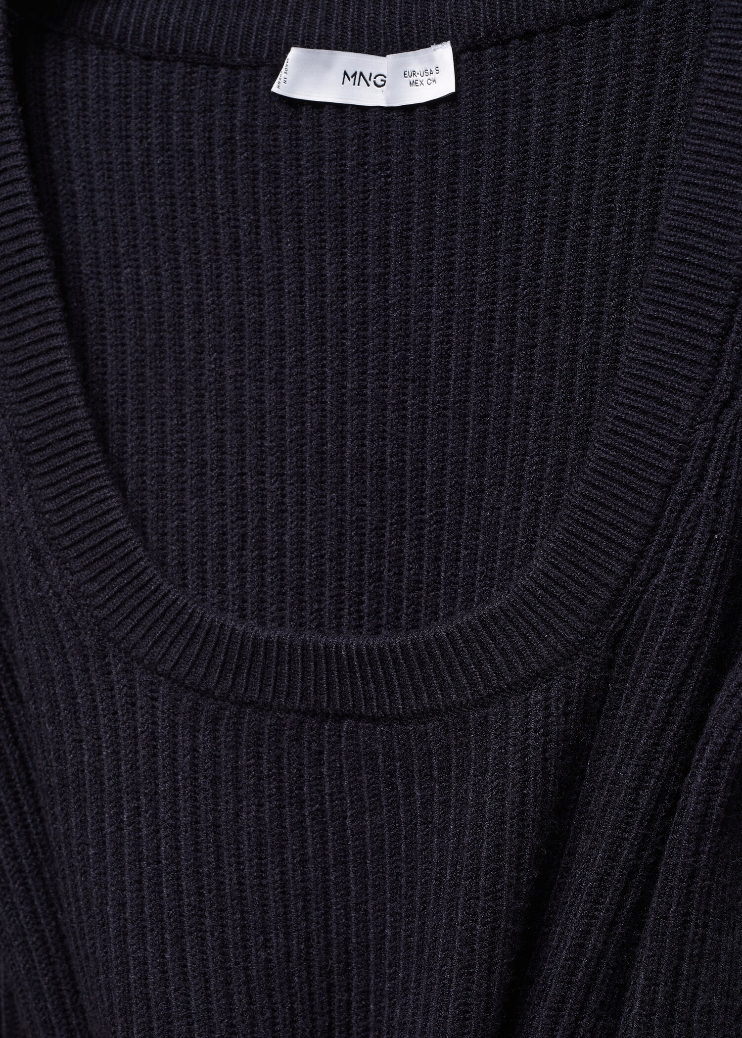 Pull-over décolleté plongeant - Détail de l'article 8