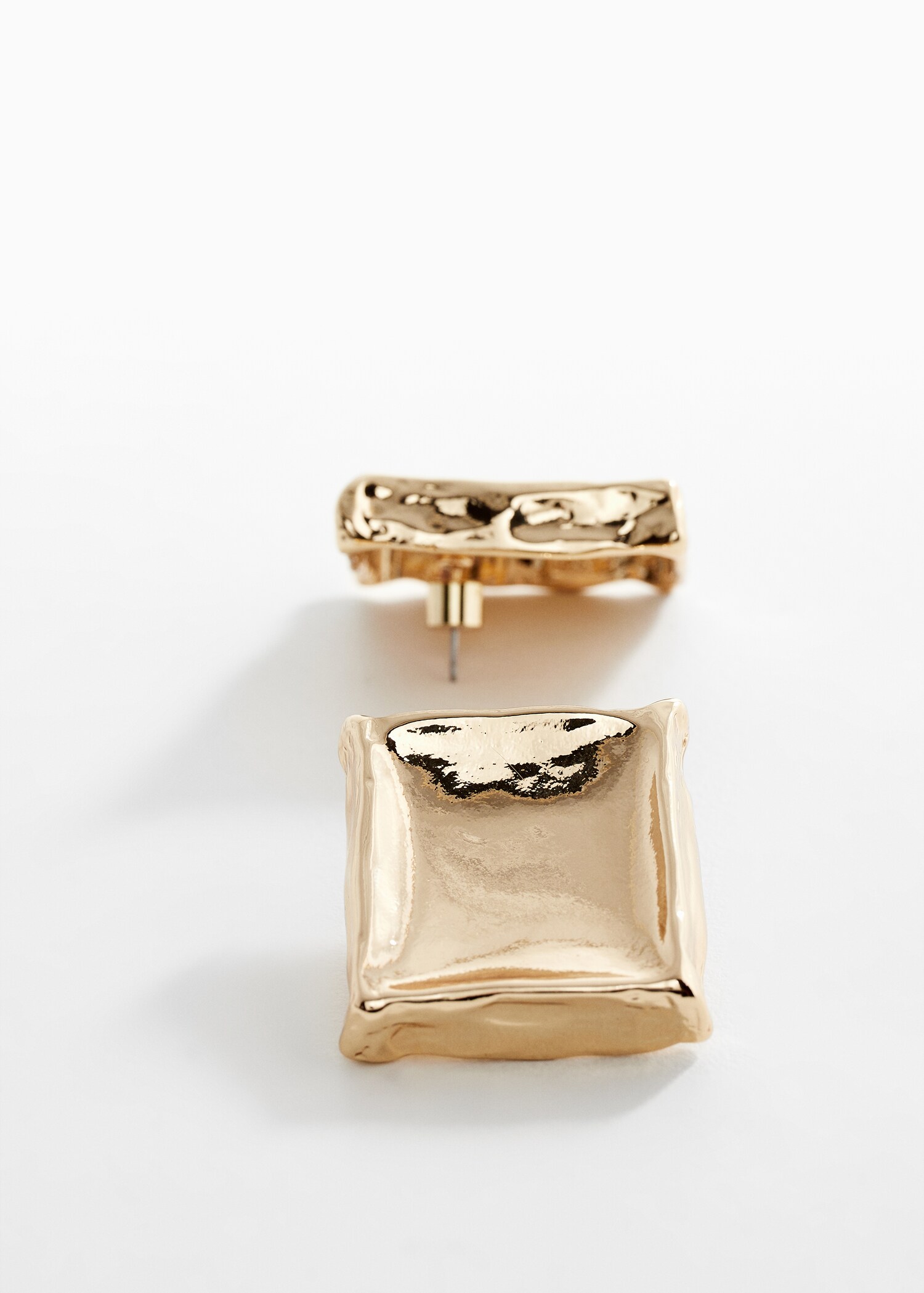 Textured square earrings - Details of the article 1