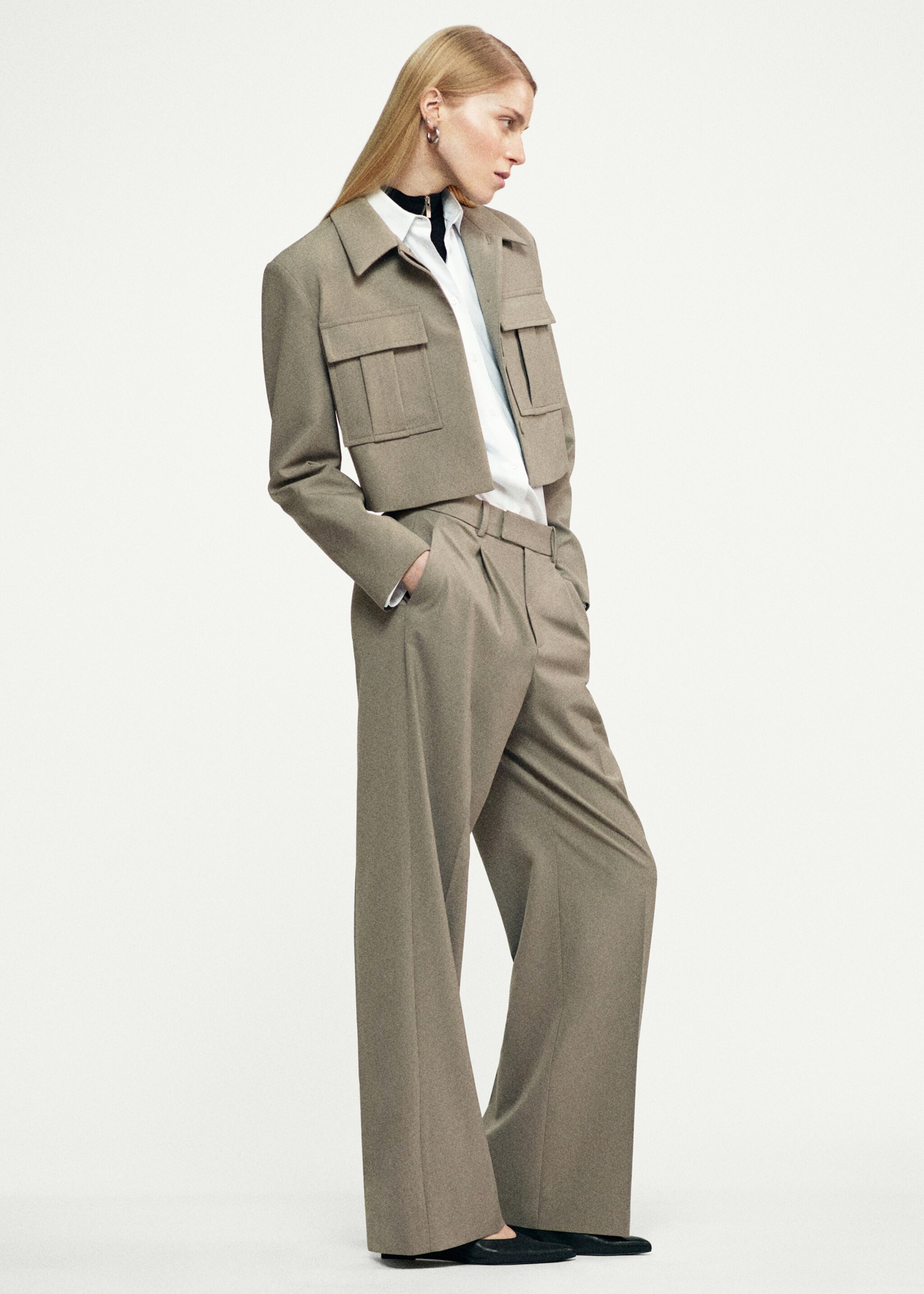Wideleg pleated trousers - Details of the article 7, Medium Brown. Ref: 67064073-00.