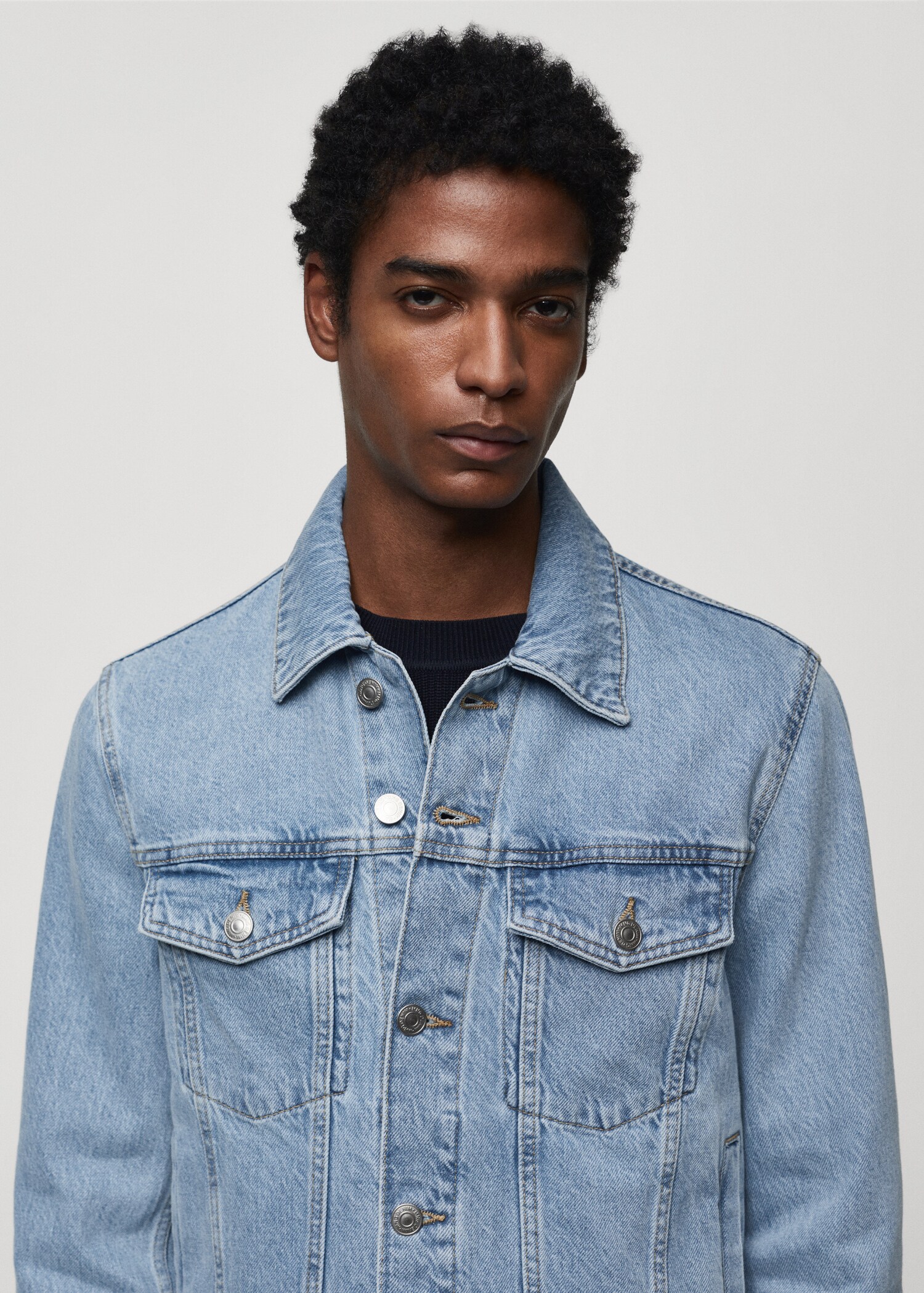 Pocketed denim jacket - Details of the article 1