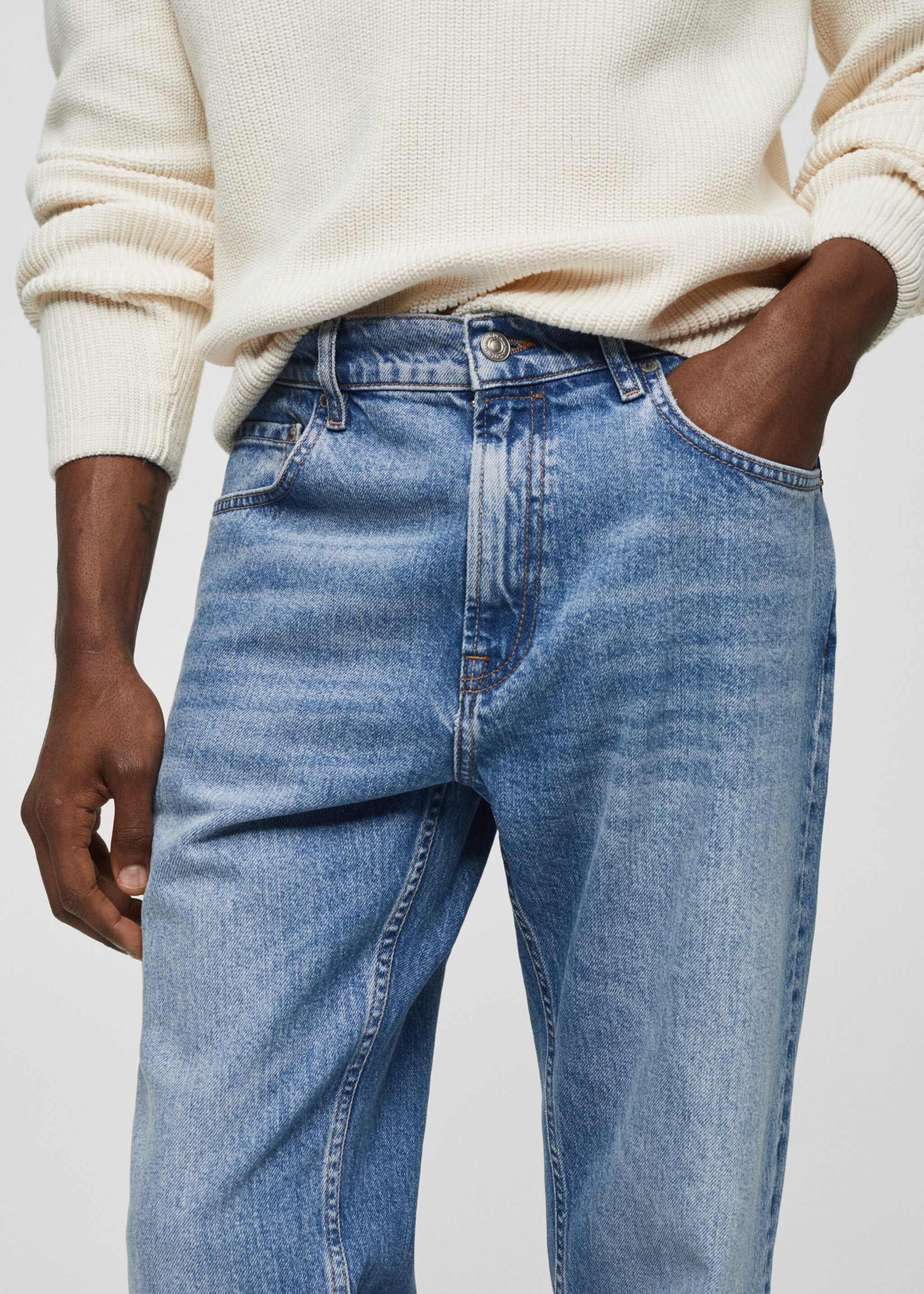 Regular-fit medium-wash jeans - Details of the article 1