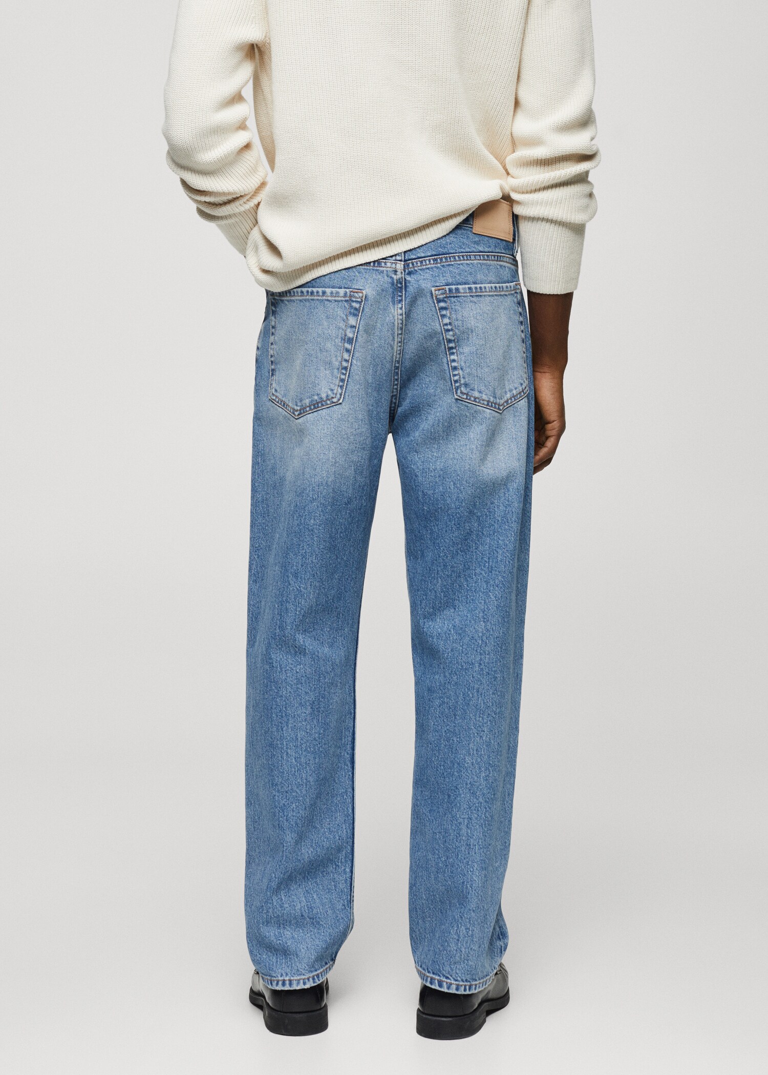 Regular Fit-Jeans mit mittlerer Waschung - Rückseite des Artikels