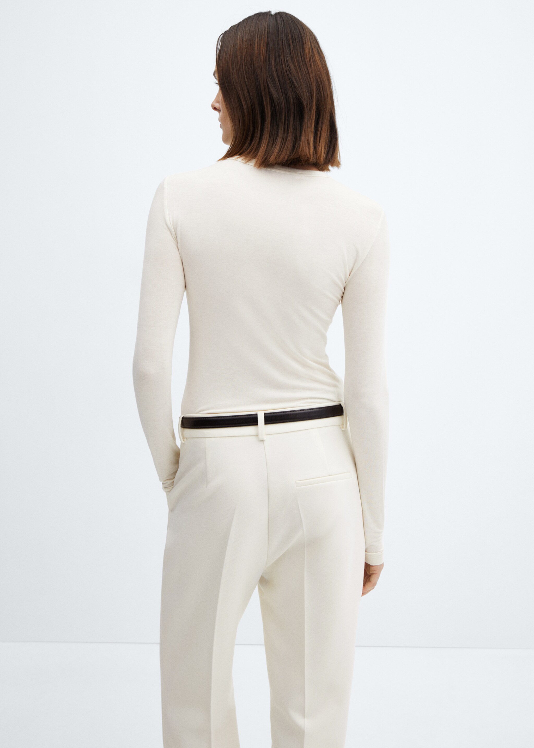 Round-neck long-sleeved t-shirt - Reverse of the article, Ecru. Ref: 67064479-00.