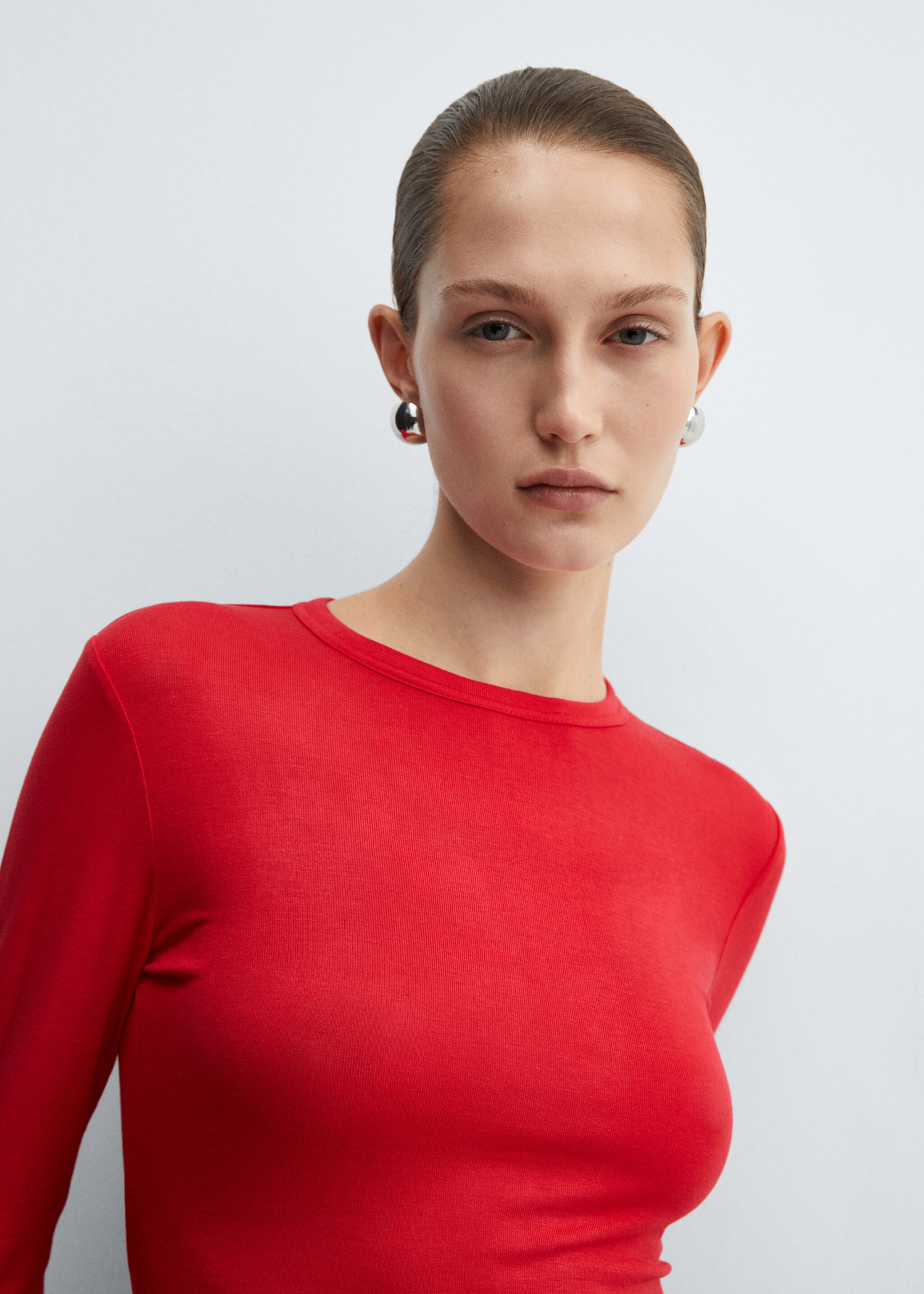 Round-neck long-sleeved t-shirt - Details of the article 1, Red. Ref: 67064479-00.
