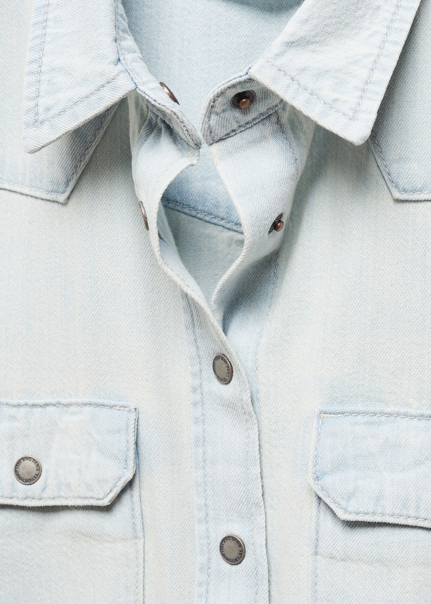Chest-pocket denim shirt - Details of the article 8