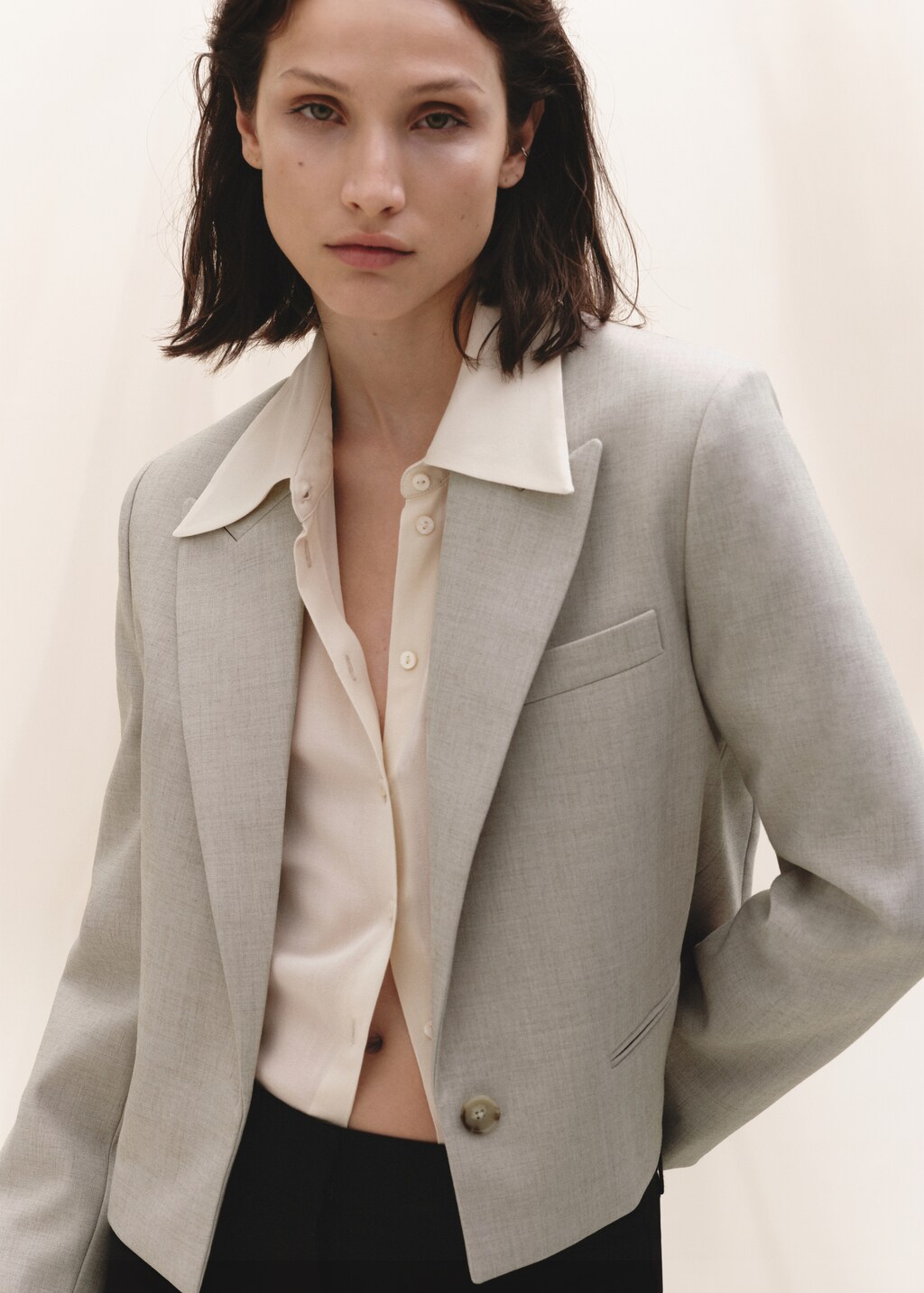 Cropped blazer with button - Women | MANGO OUTLET USA