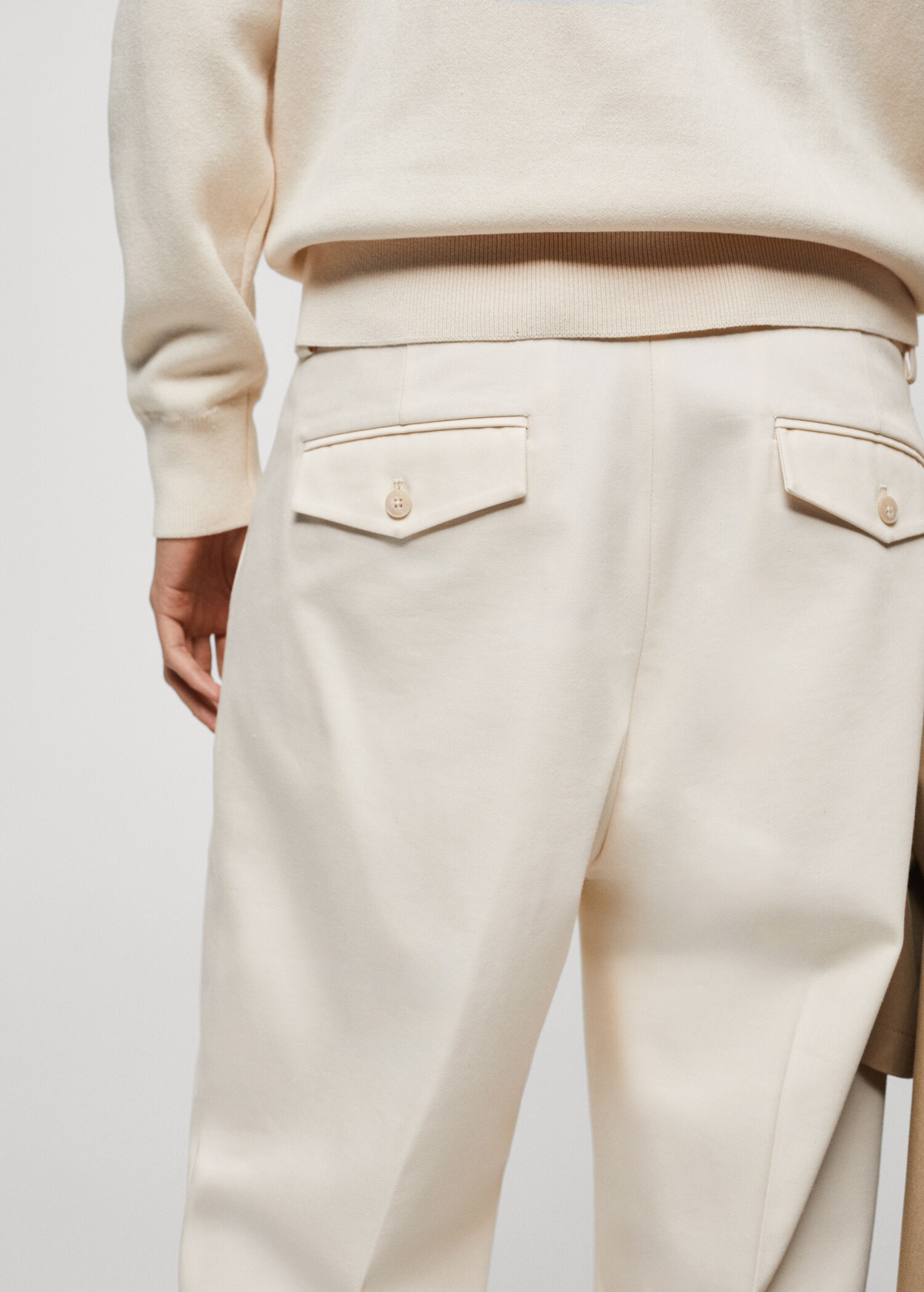 Relaxed-fit pleated trousers - Details of the article 6