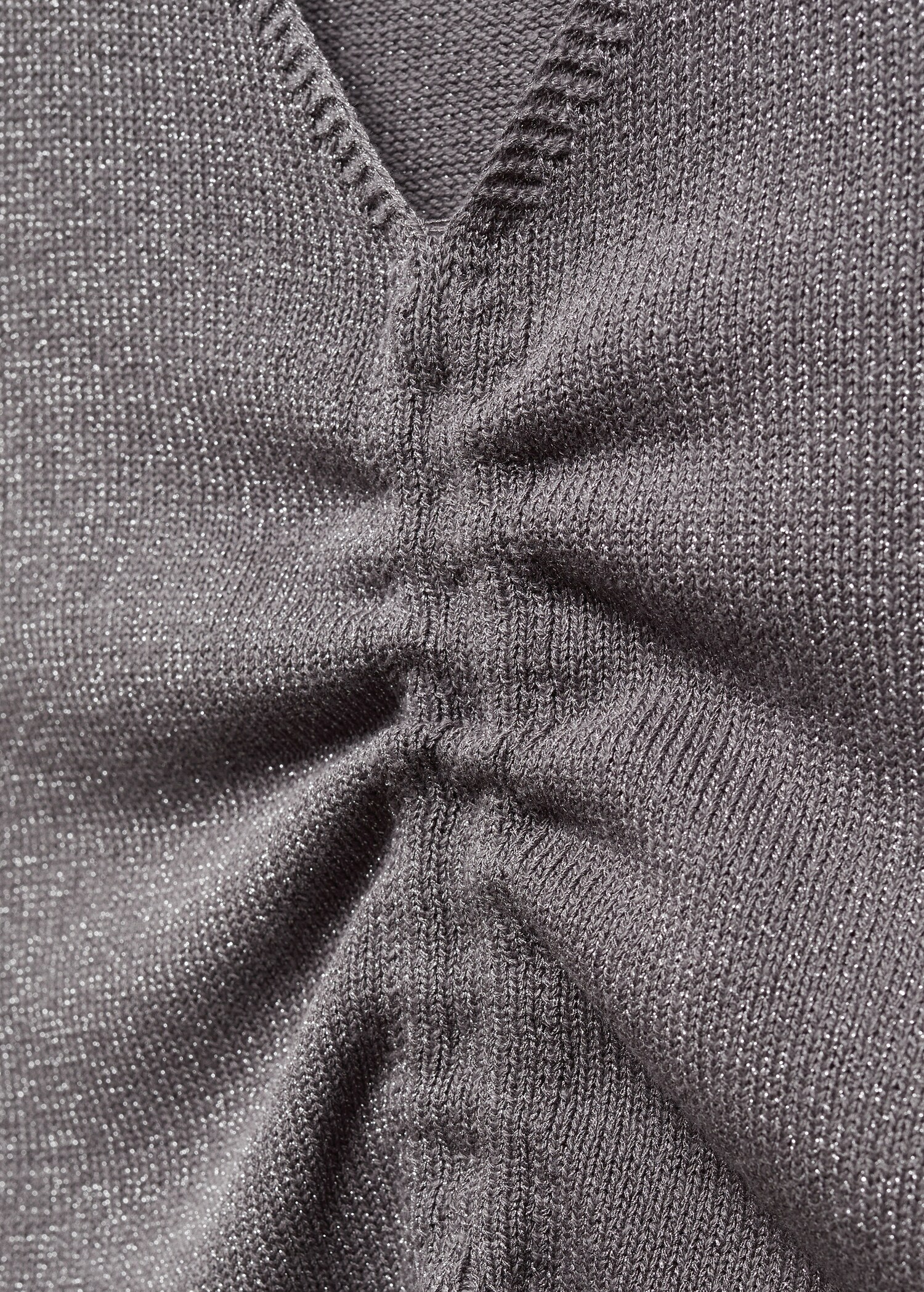 Glossed-effect top - Details of the article 8