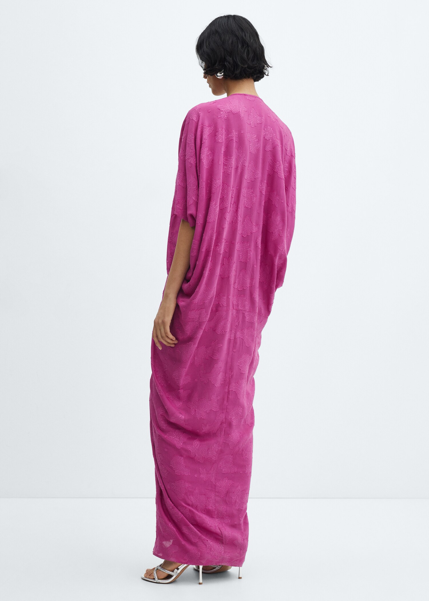 Caftan brodé à fleurs - Verso de l’article