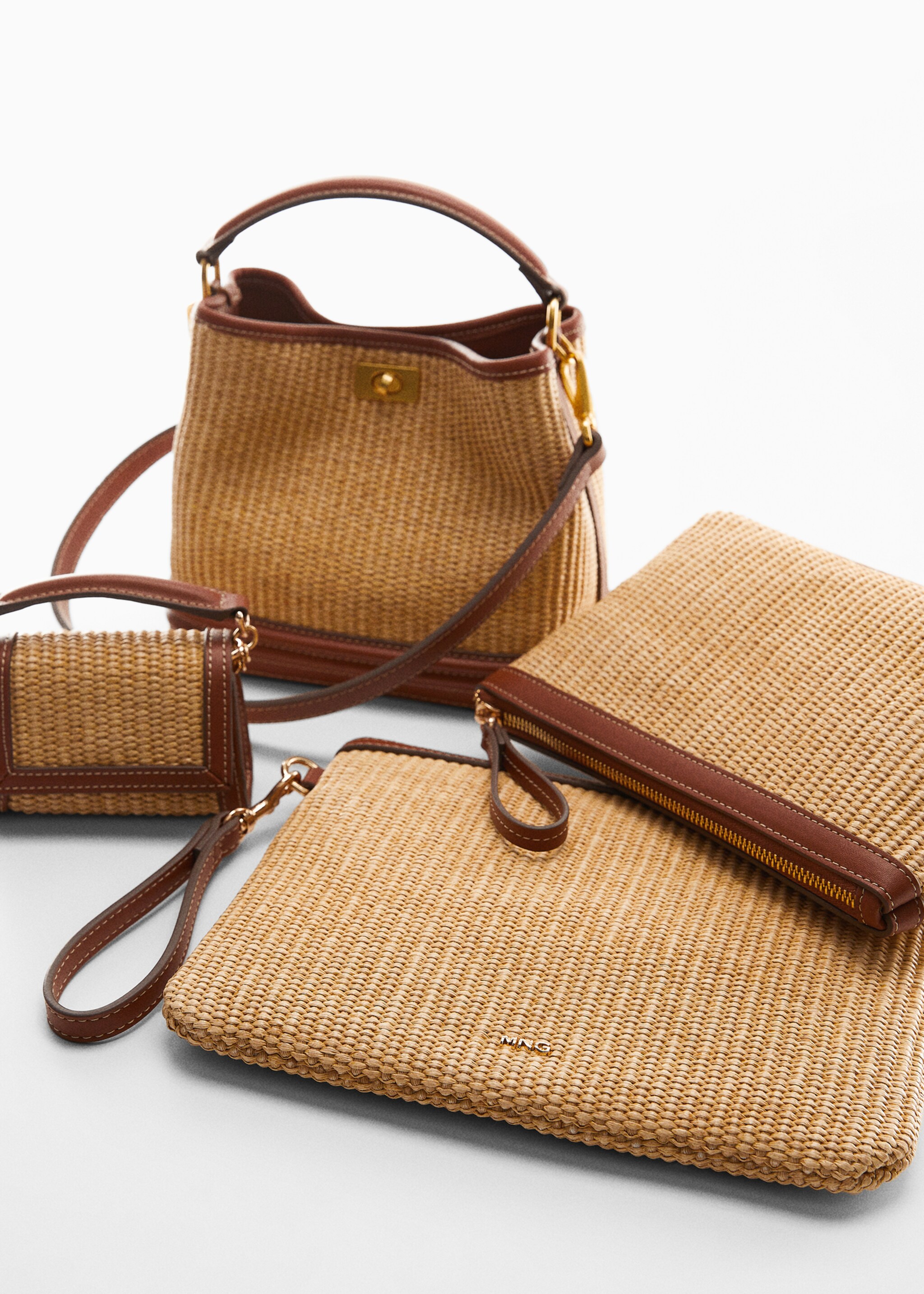 Raffia effect toiletry bag - Details of the article 5, Leather. Ref: 67065746-00.