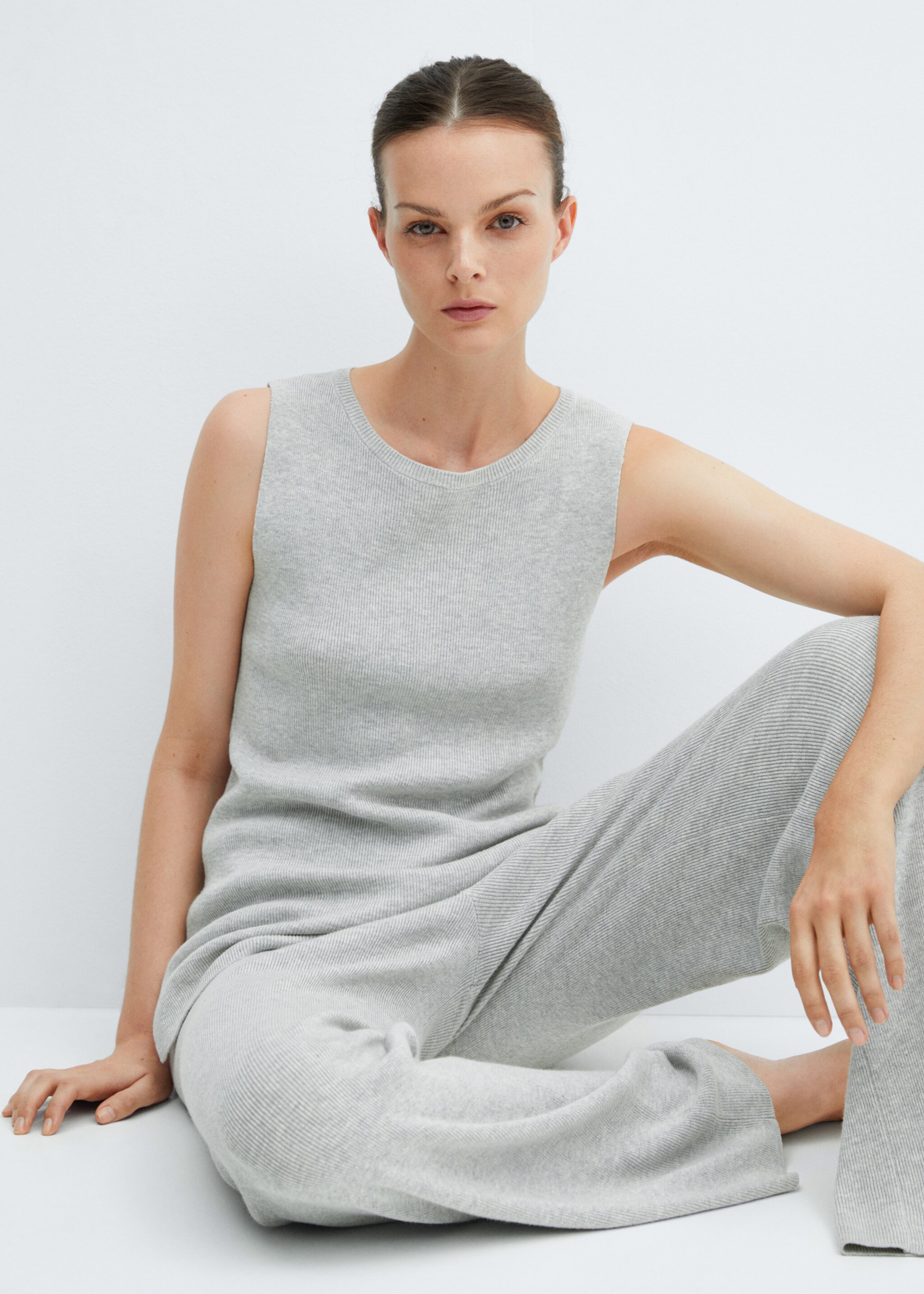 Round-neck knitted top - Details of the article 2, Light Heather Grey. Ref: 67065990-00.