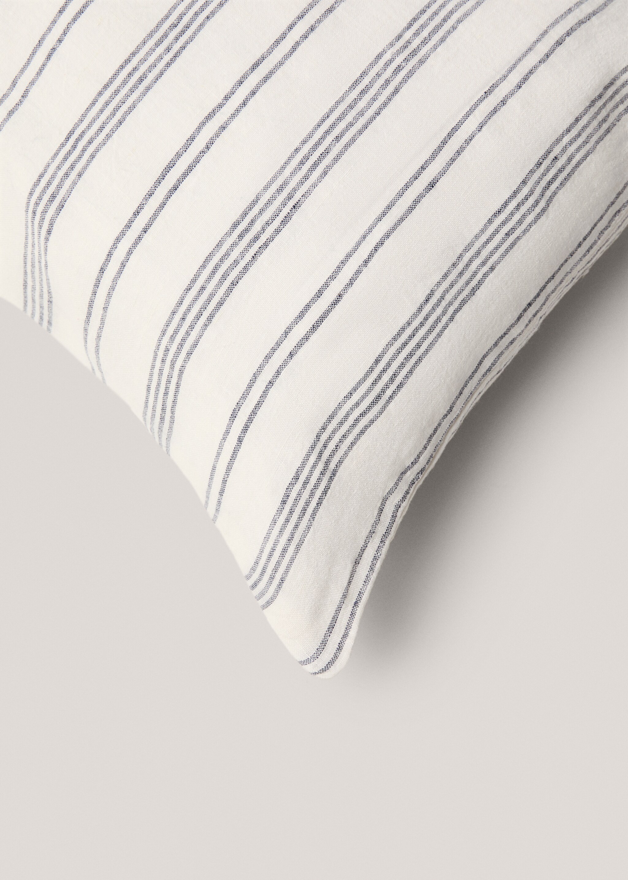 100% linen striped cushion cover 40x60cm - Details of the article 2, Off White. Ref: 67066013-00.