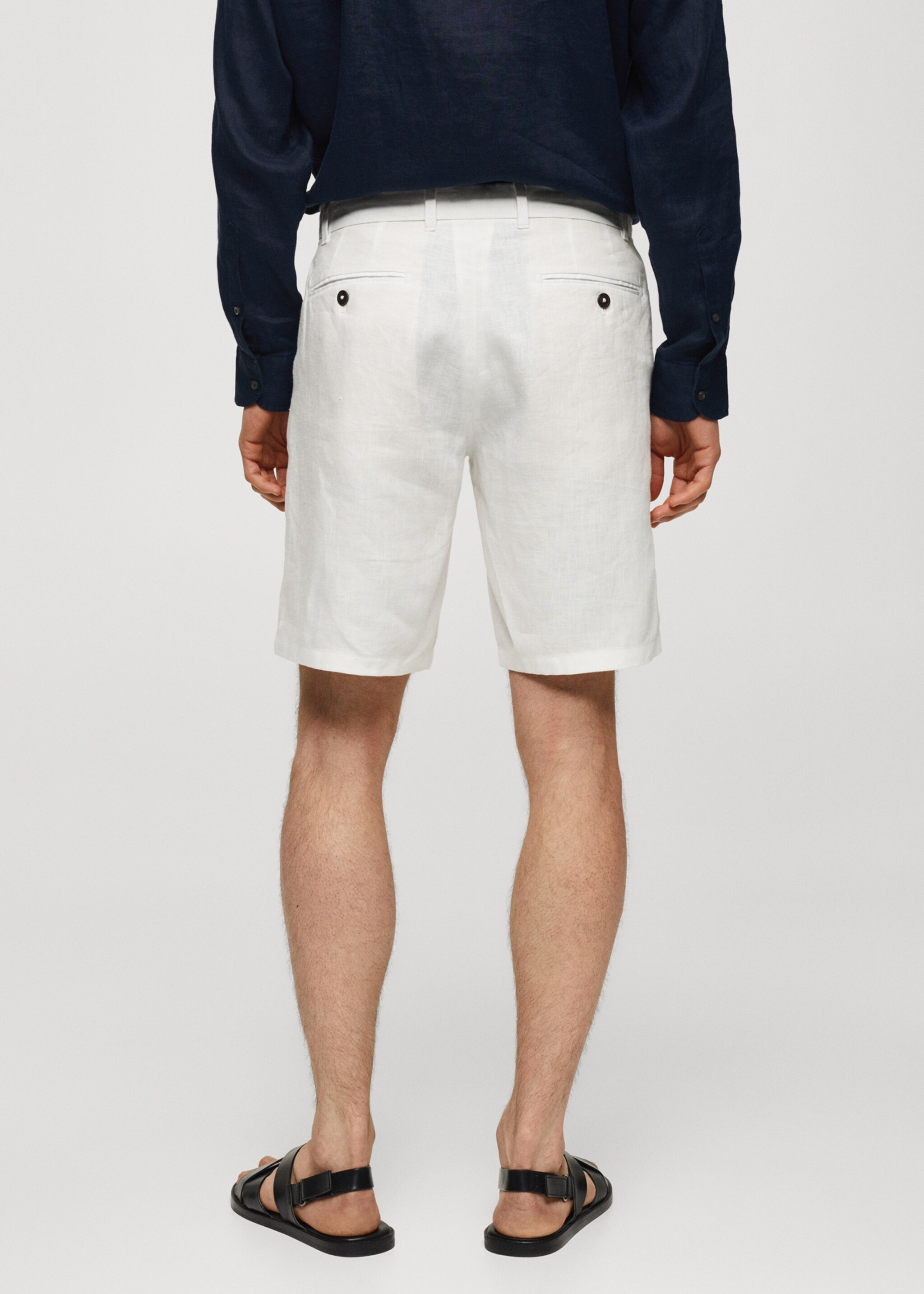 Slim-fit 100% linen bermuda shorts - Reverse of the article