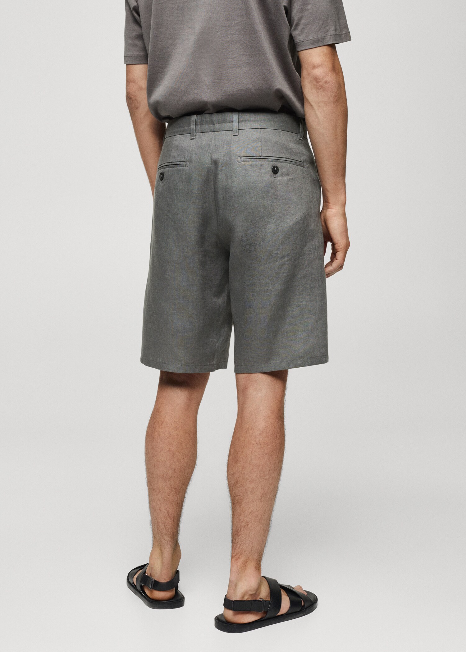 Slim-Fit-Bermudashorts aus 100 % Leinen - Rückseite des Artikels
