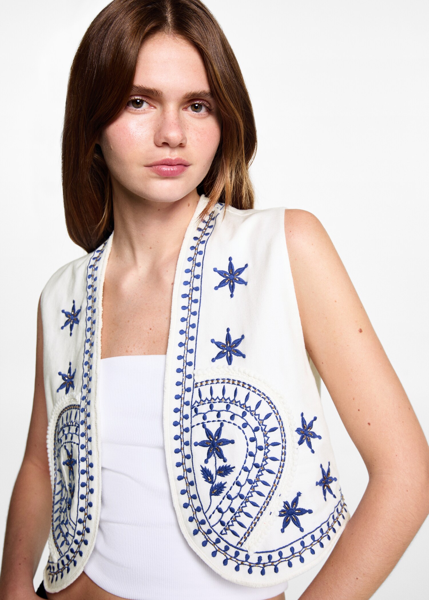 Beaded embroidered gilet - Details of the article 1