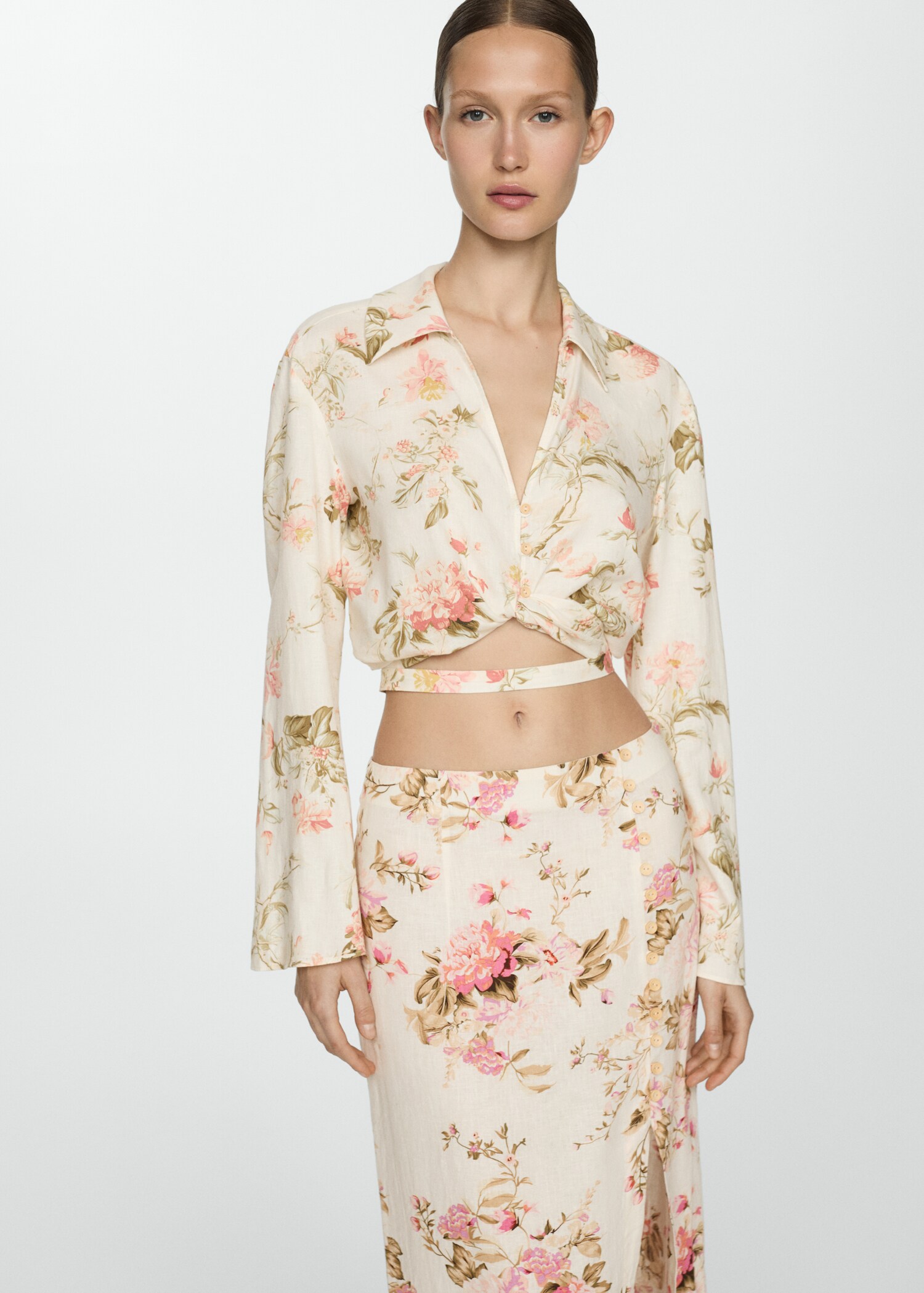 Blouse en lin à fleurs - Détail de l'article 2