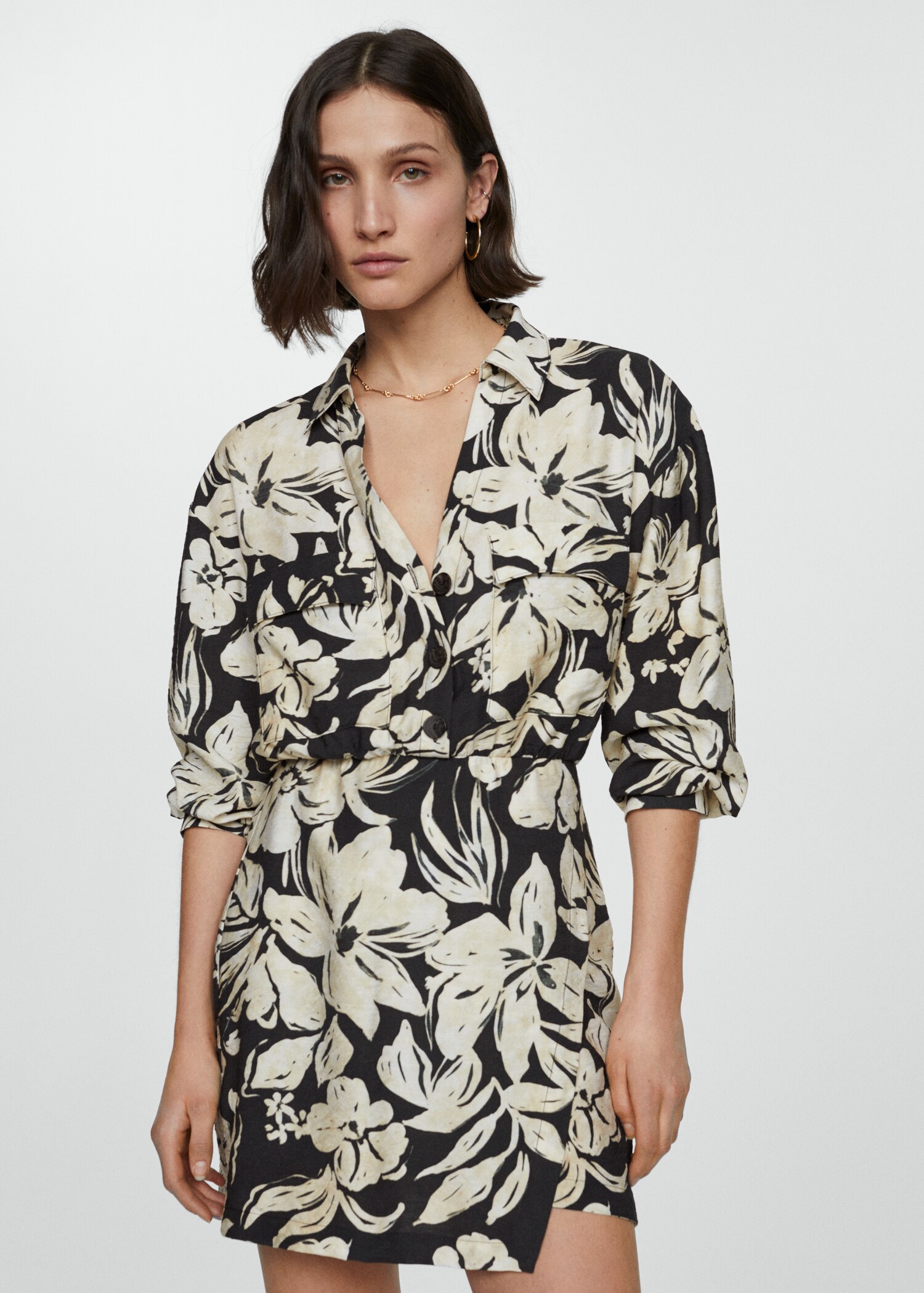 Robe chemisier fleurs - Plan moyen