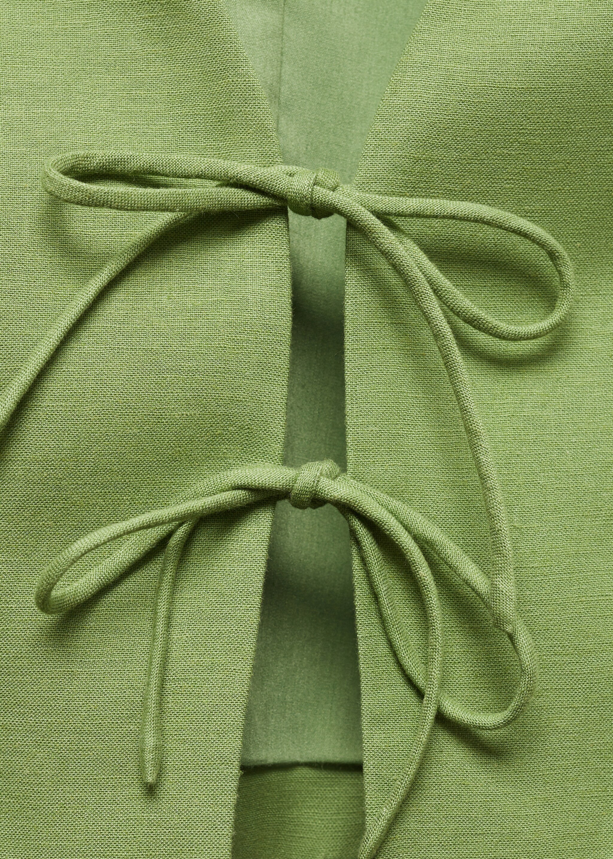 Gilet with tie closure - Details of the article 8