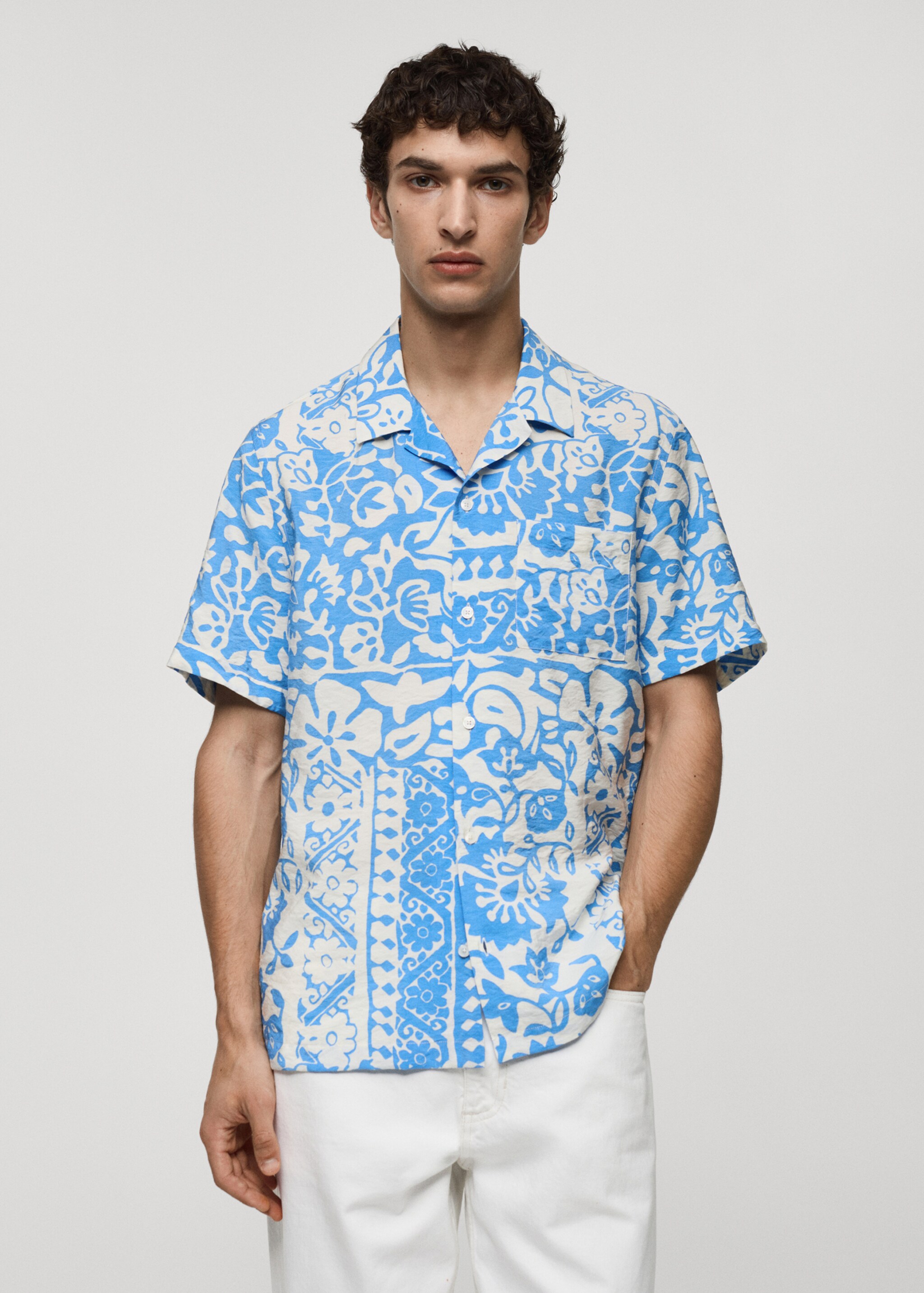 Camisa regular fit fluida estampada - Plano médio