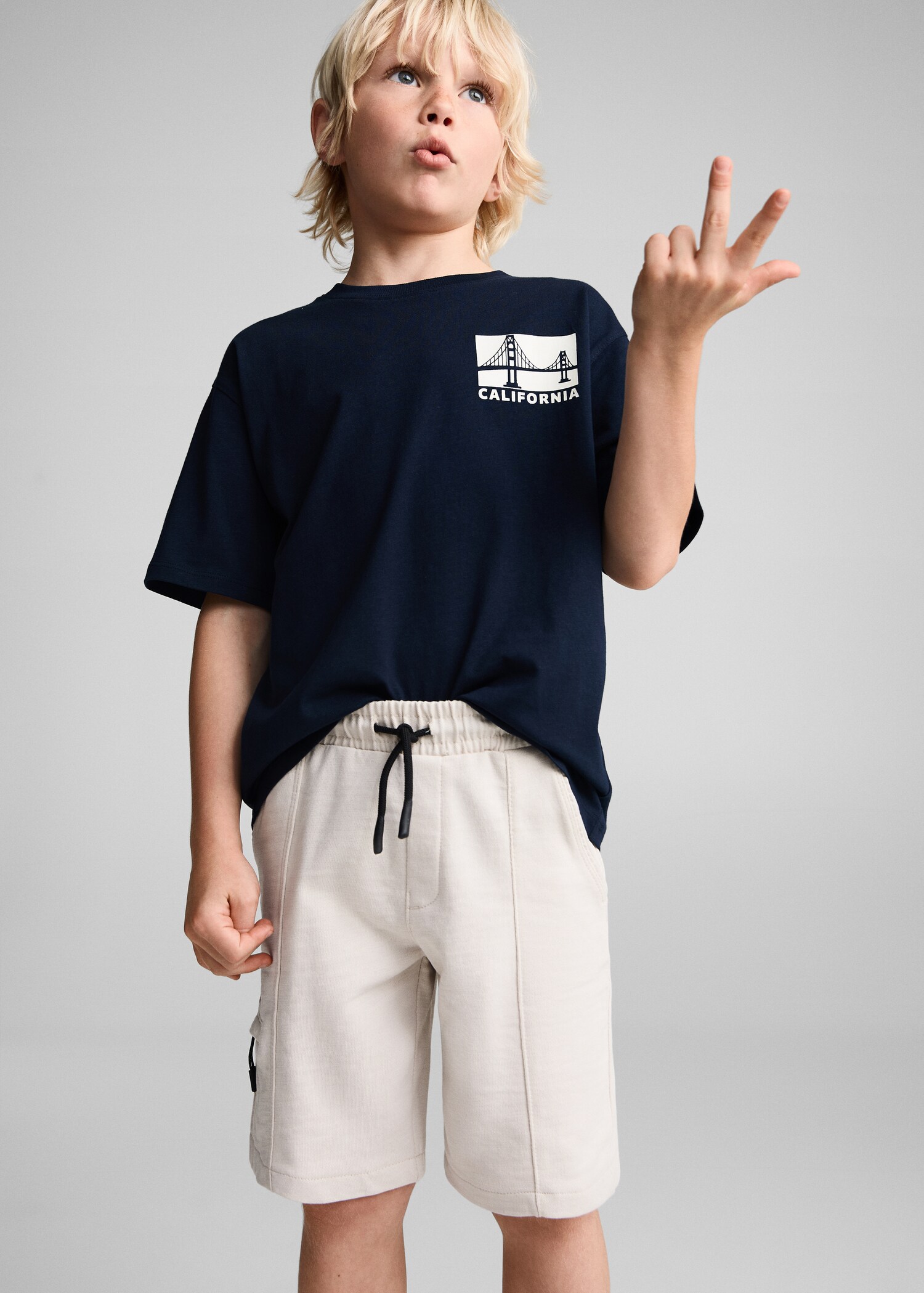 Elastic waist Bermuda shorts - Medium plane