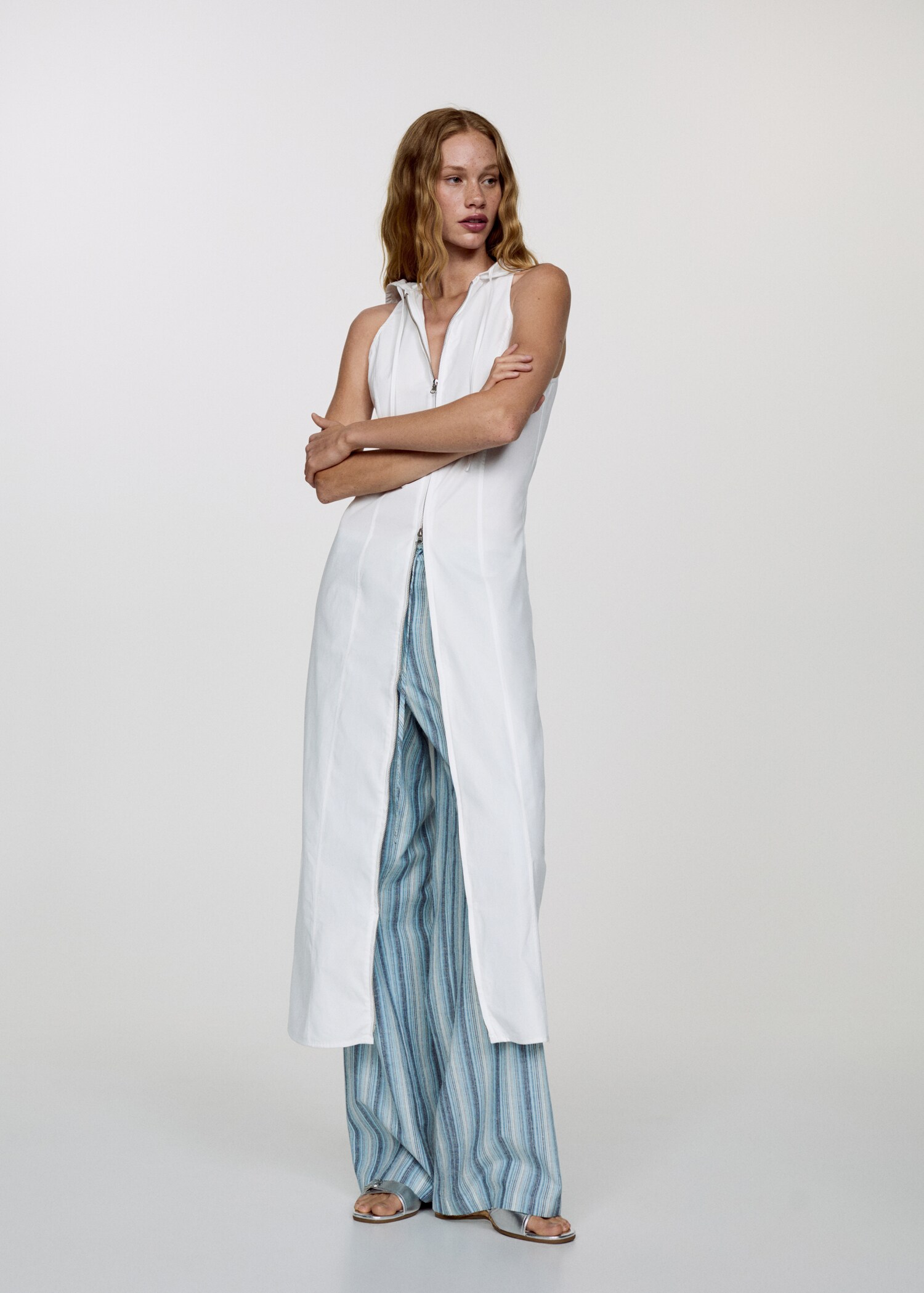 Hooded dress with zip - Details of the article 2