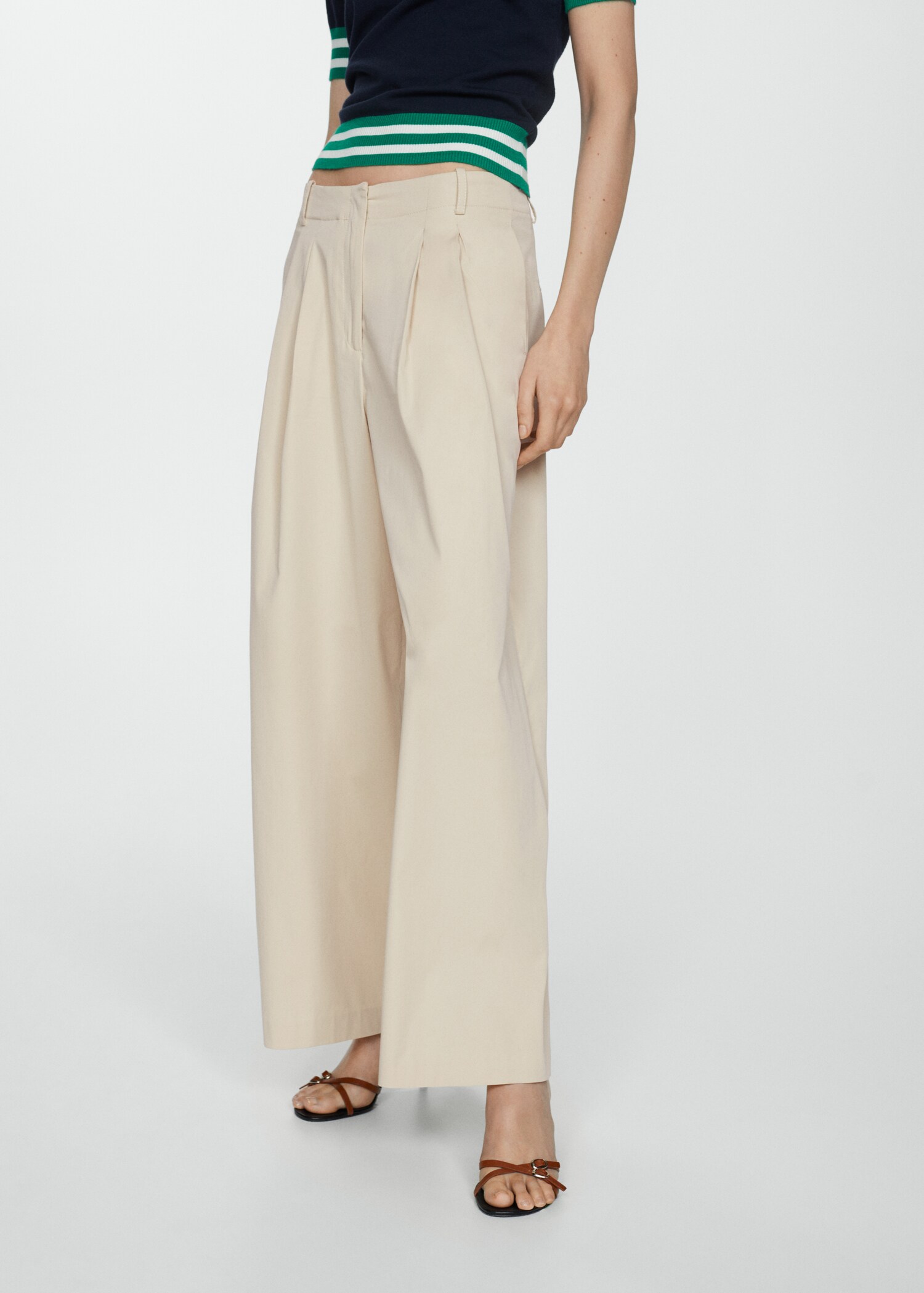 Pantalón pinzas wideleg - Plano medio