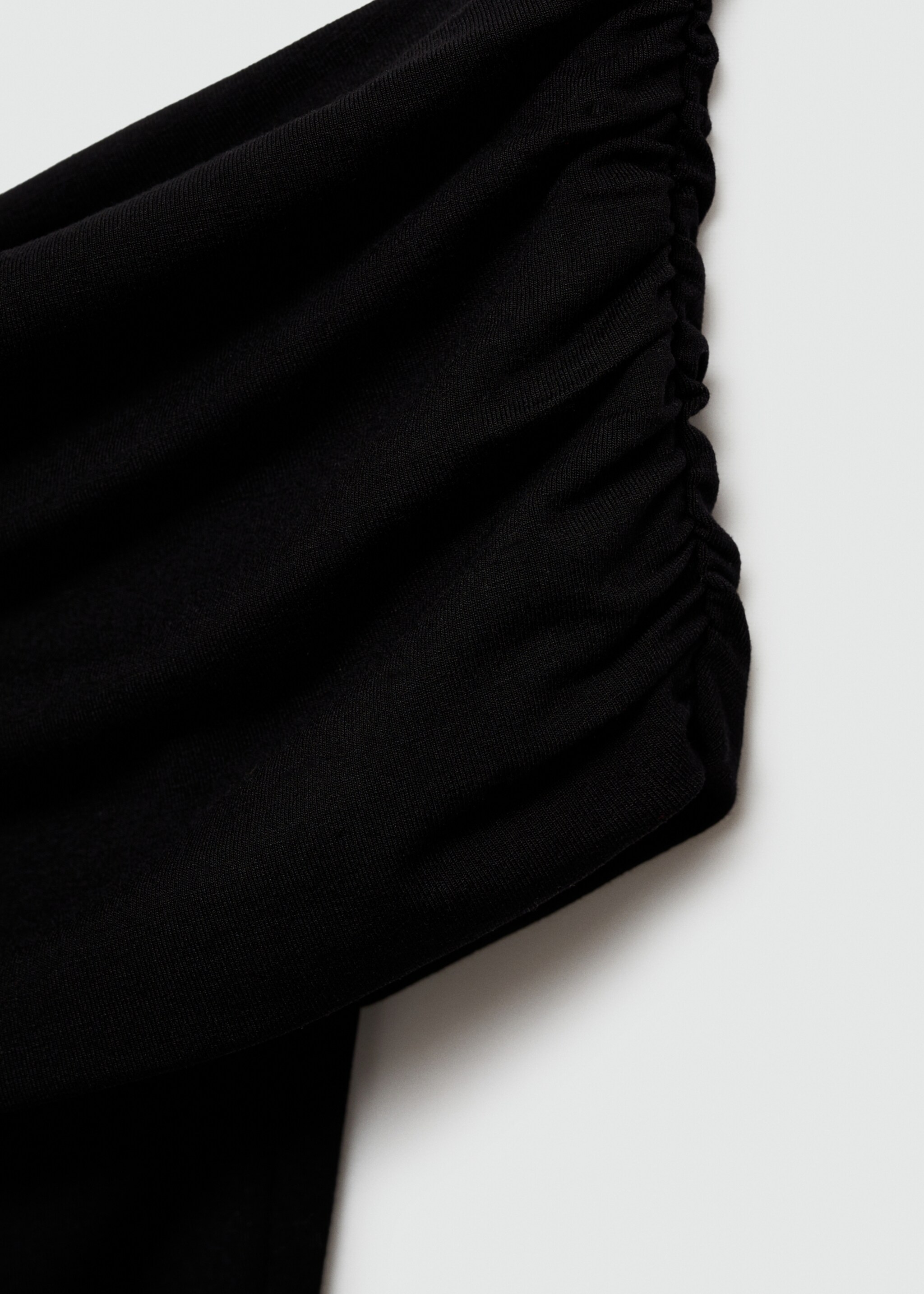 Short off-the-shoulder dress - Details of the article 8, Black. Ref: 67067929-00.