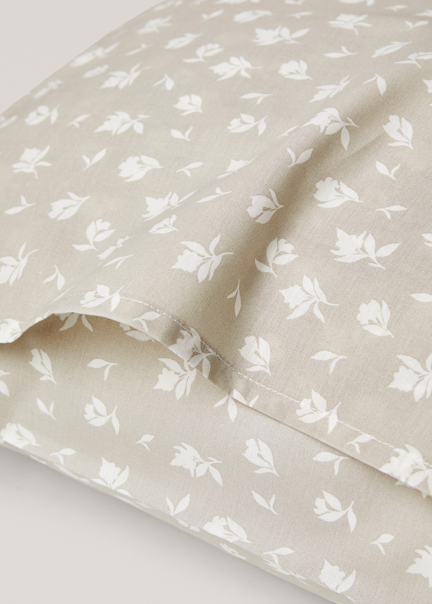 Cotton pillowcase with floral design 60x60cm - Details of the article 1