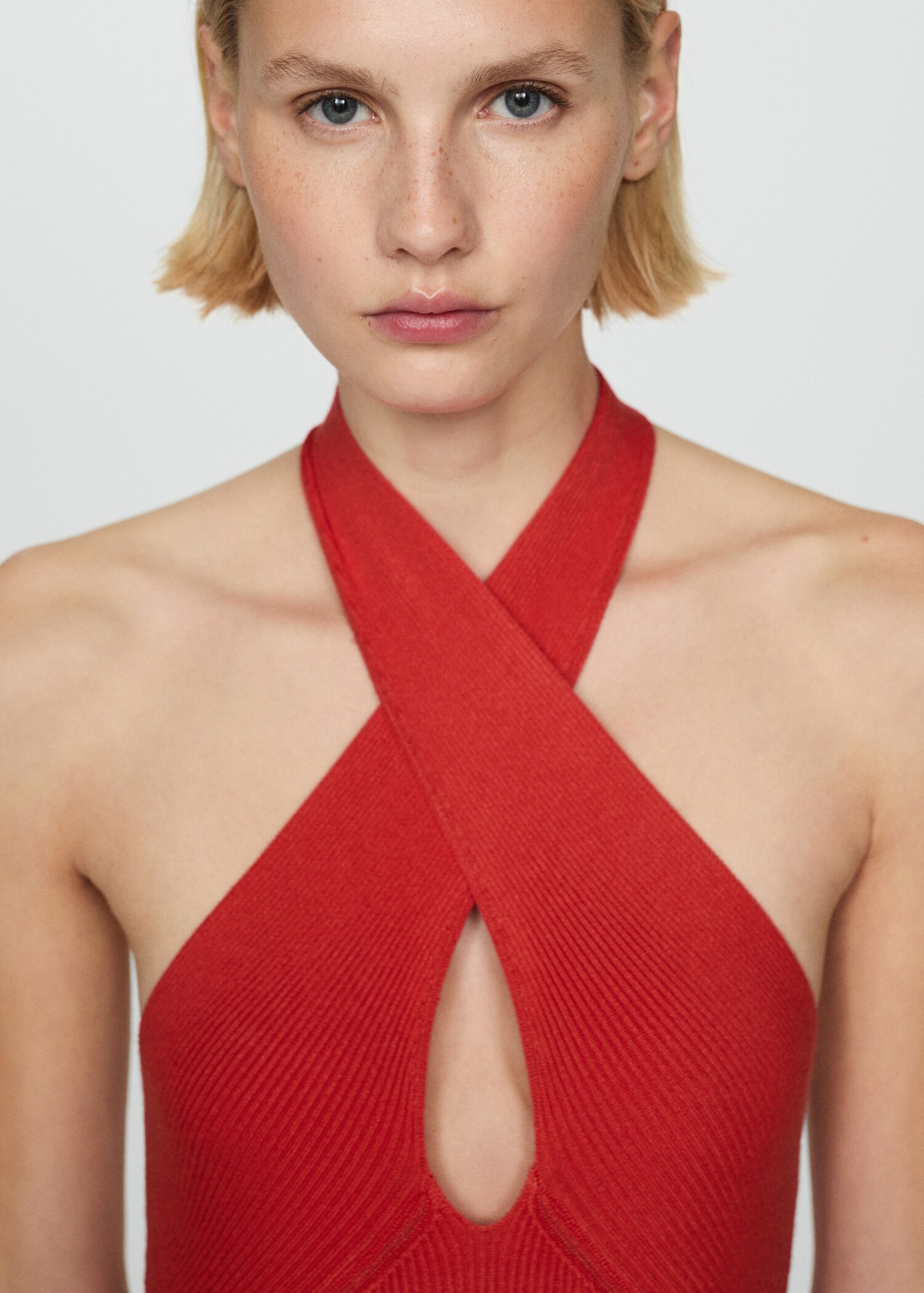 Halter-neck knitted dress - Details of the article 1