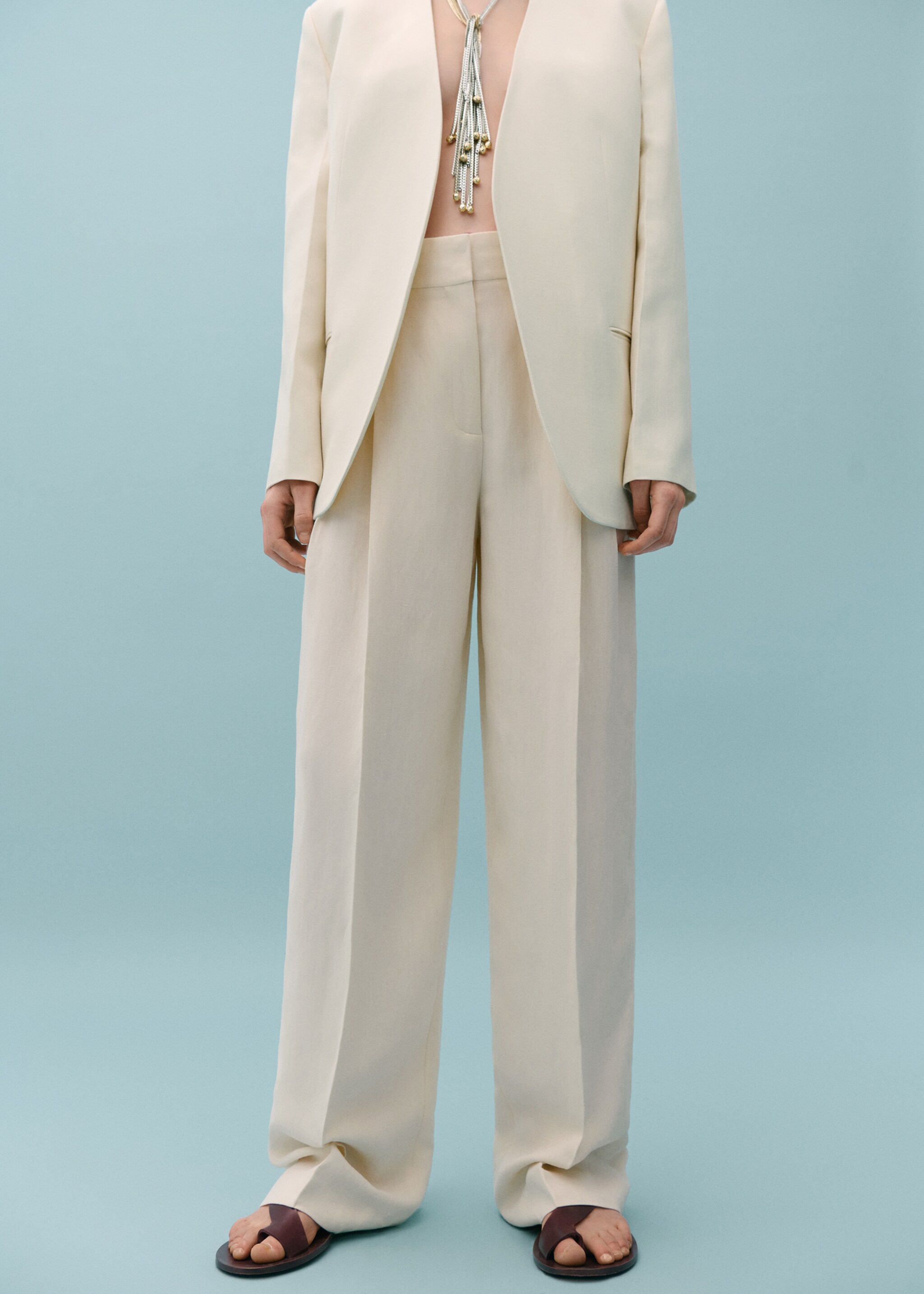 Pleated suit trousers - Medium plane, Ecru. Ref: 67068656-00.
