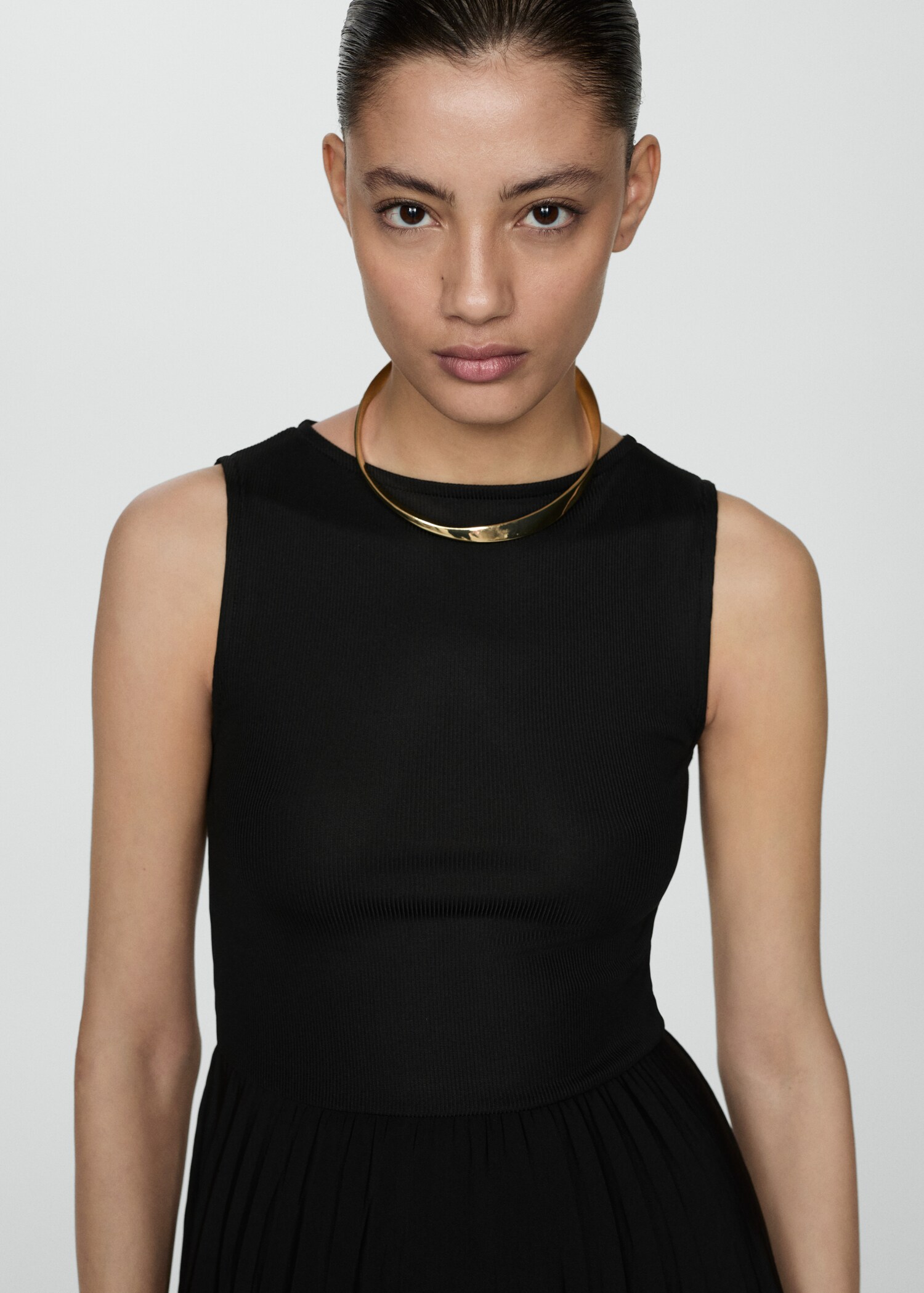 Kleid mit plissiertem Saum - Detail des Artikels 1