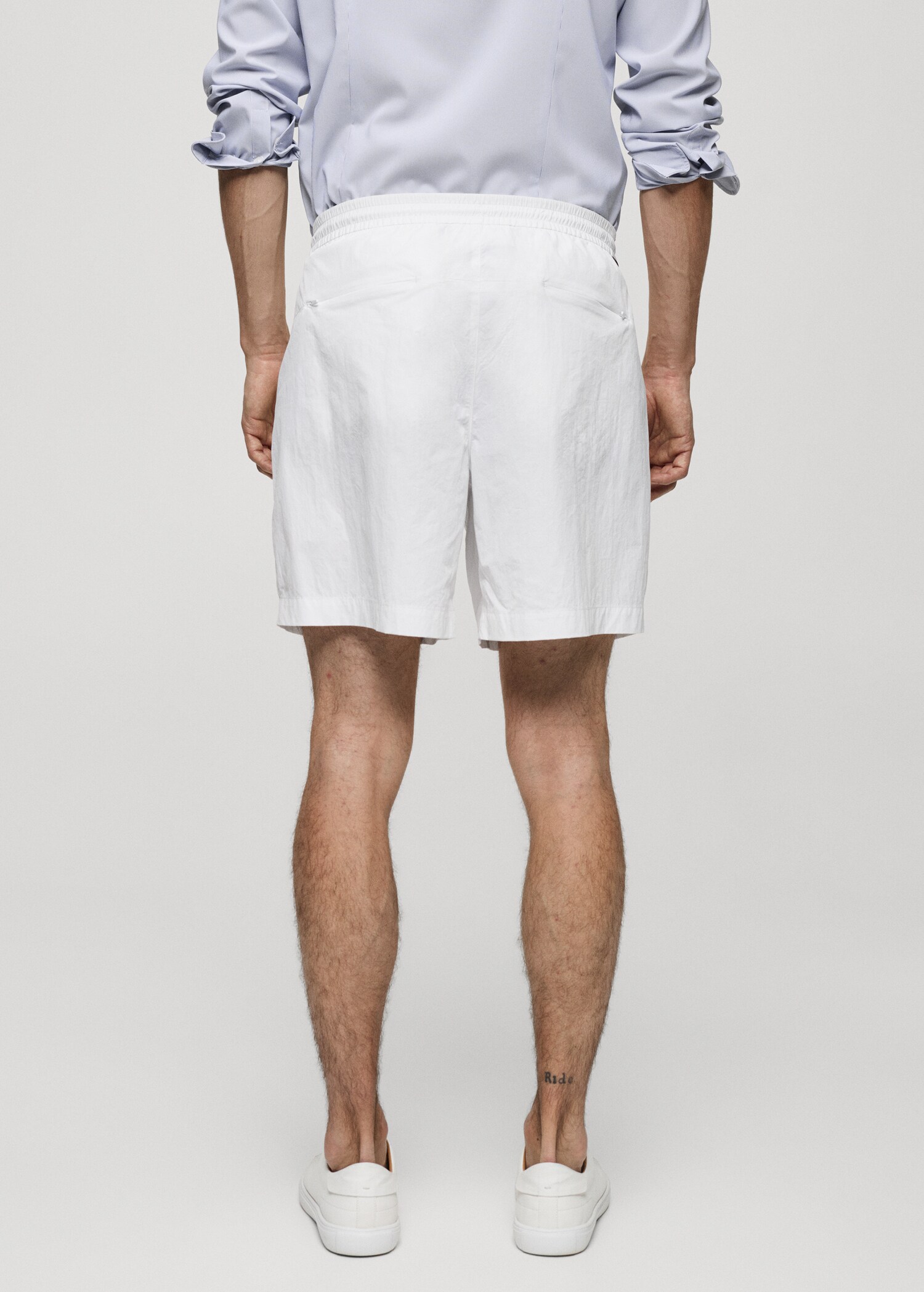Water-repellent bermuda shorts with drawstring - Reverse of the article