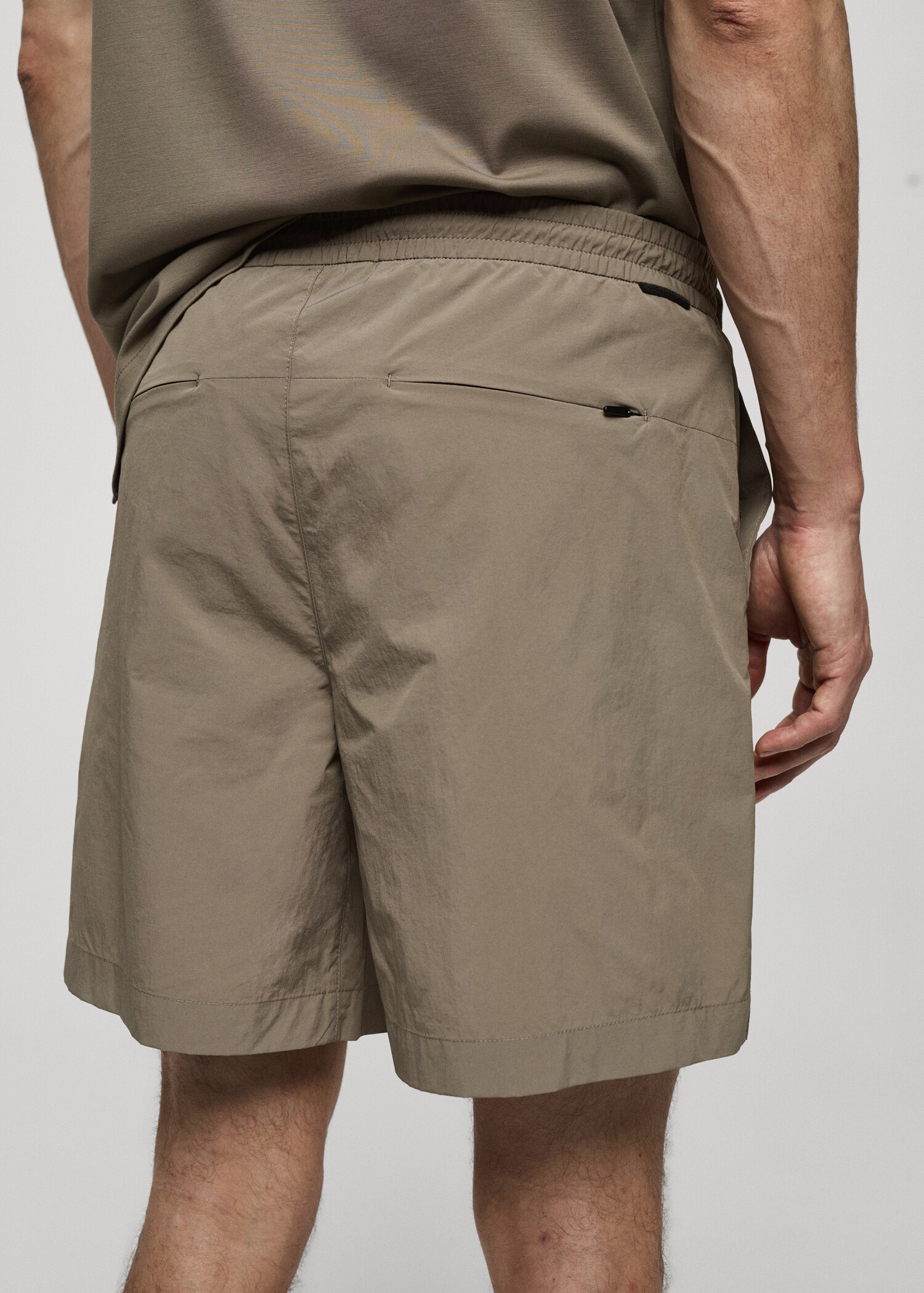 Water-repellent bermuda shorts with drawstring - Details of the article 6