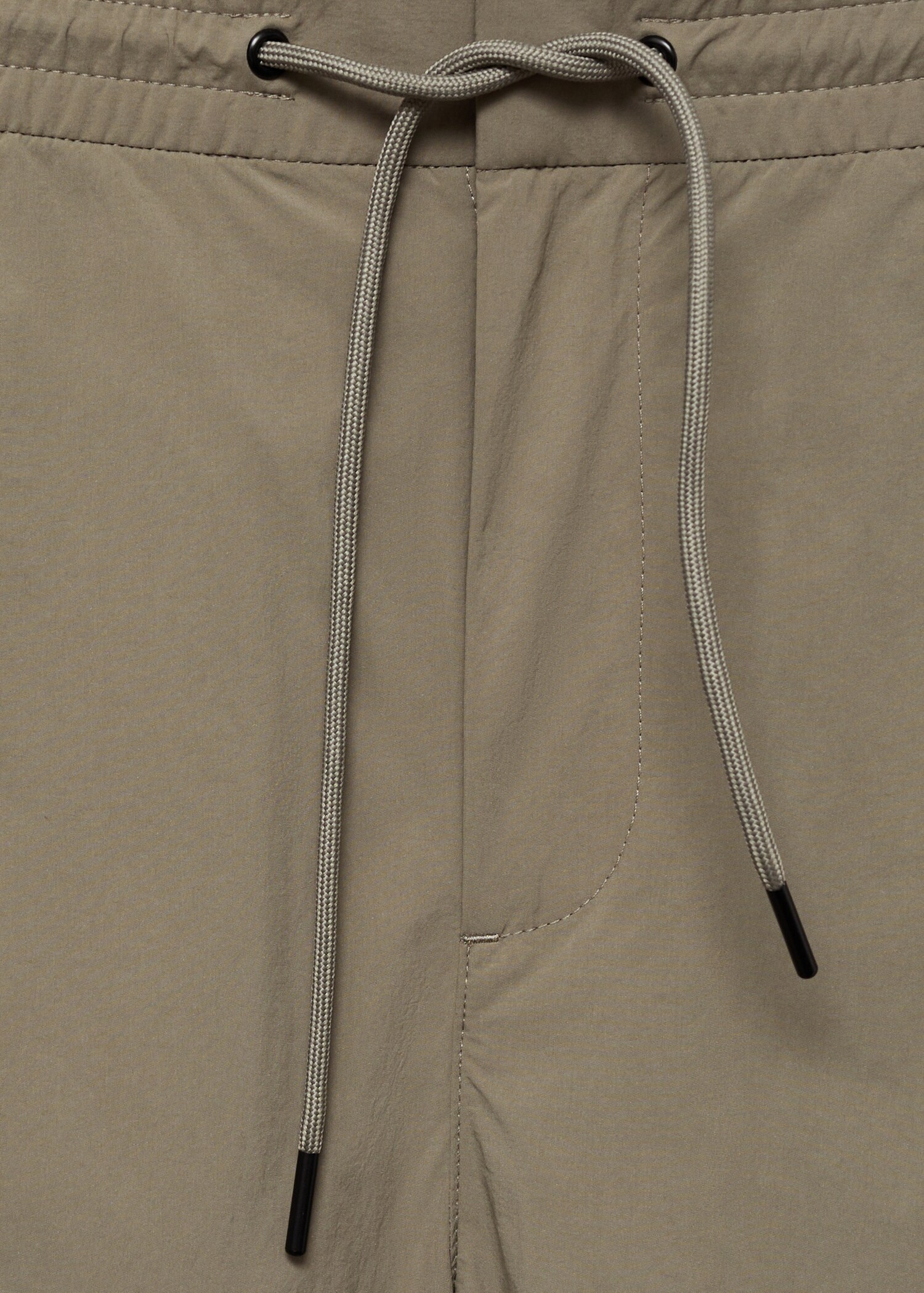 Water-repellent bermuda shorts with drawstring - Details of the article 8