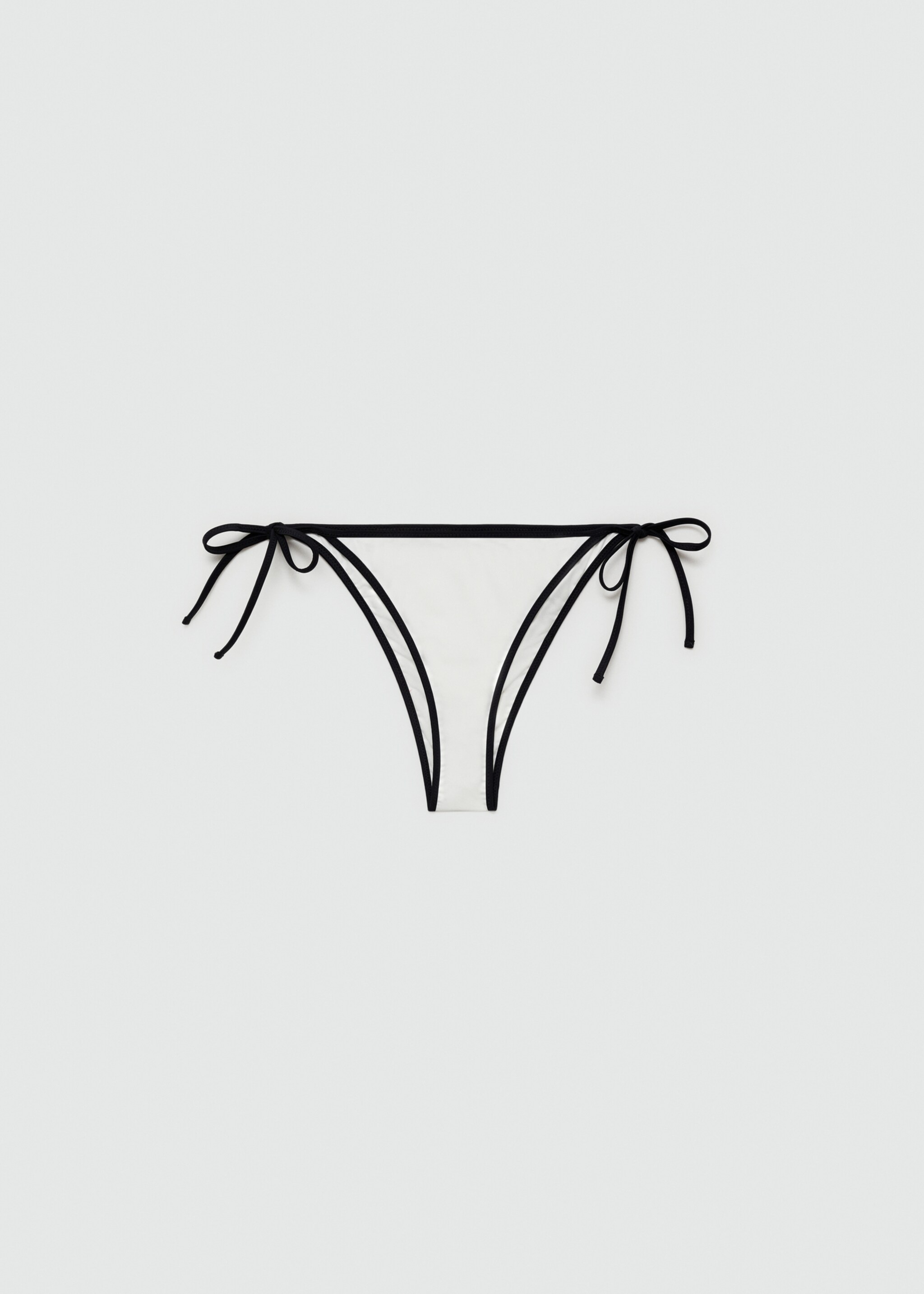 Contrasting bikini bottoms - Article without model