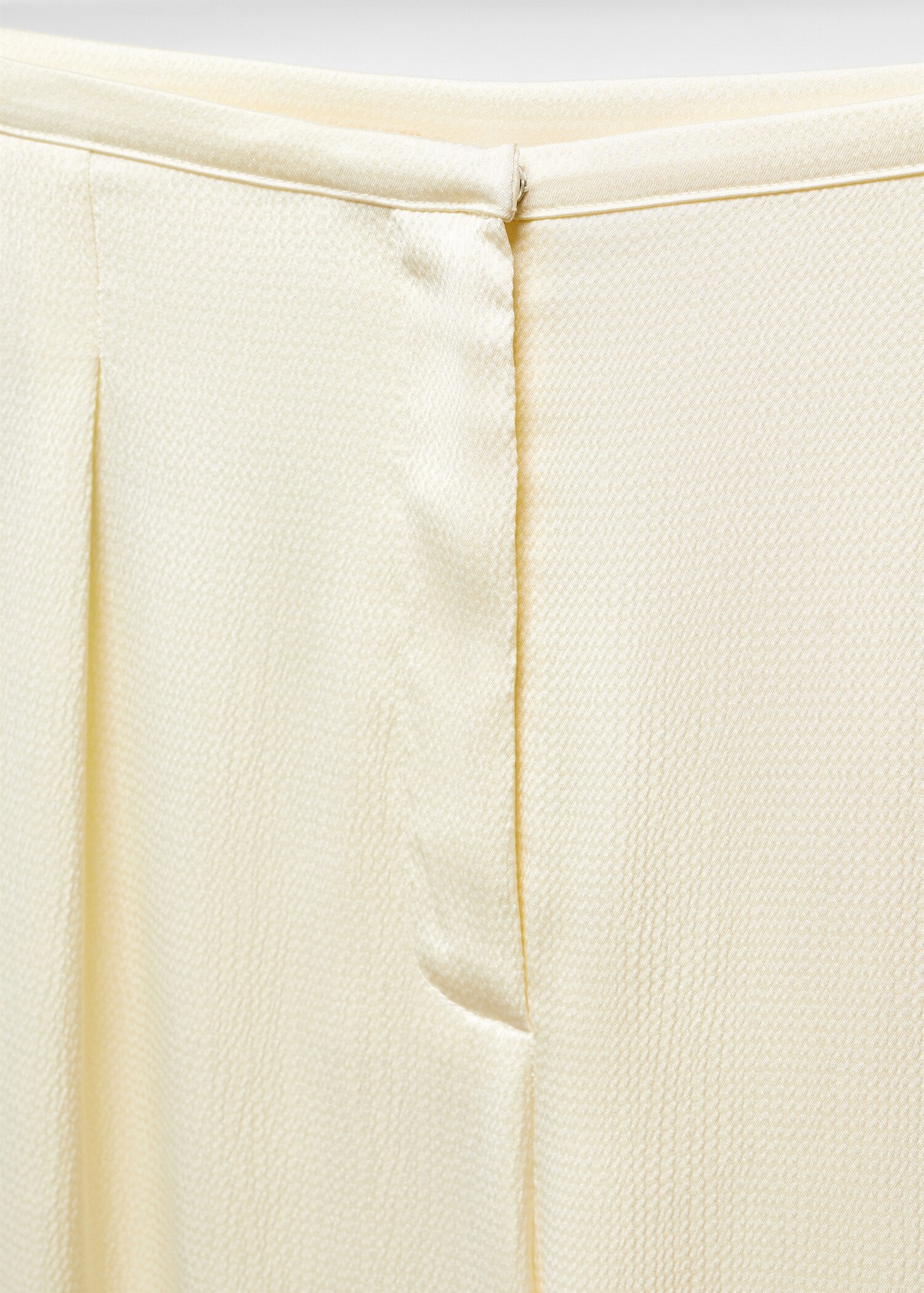 Fließende Satinhose - Detail des Artikels 8