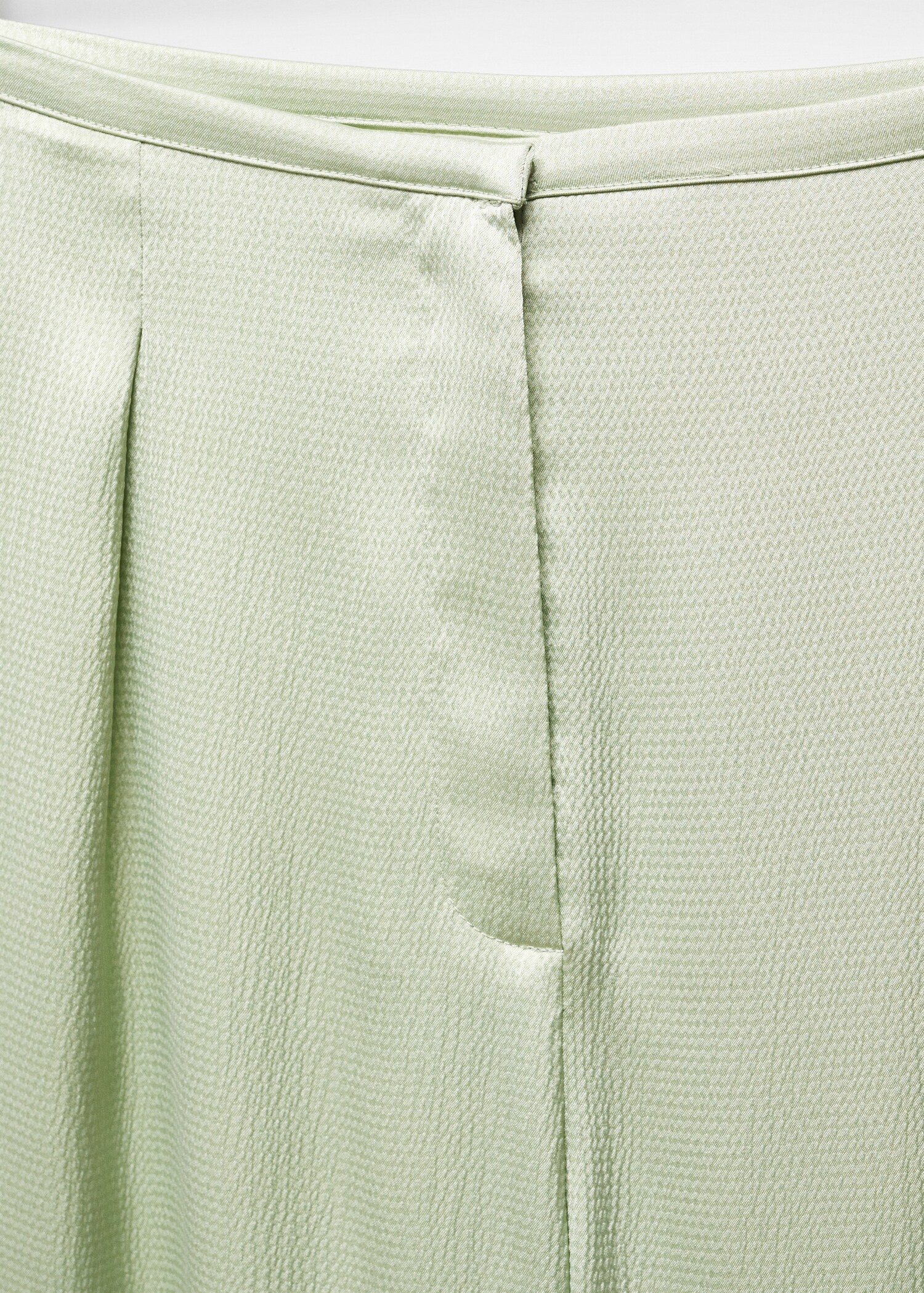 Fließende Satinhose - Detail des Artikels 8