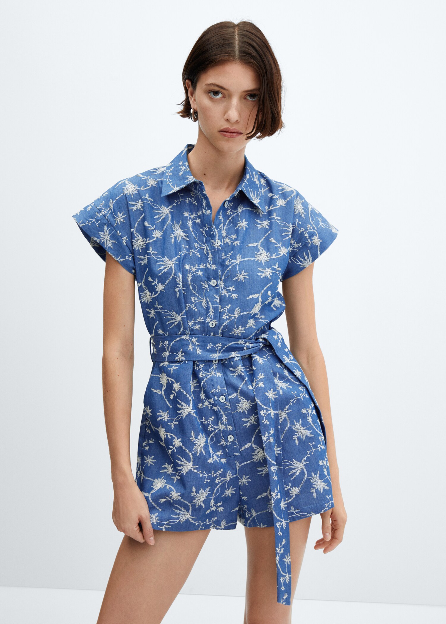 Embroidered jumpsuit with belt - Medium plane