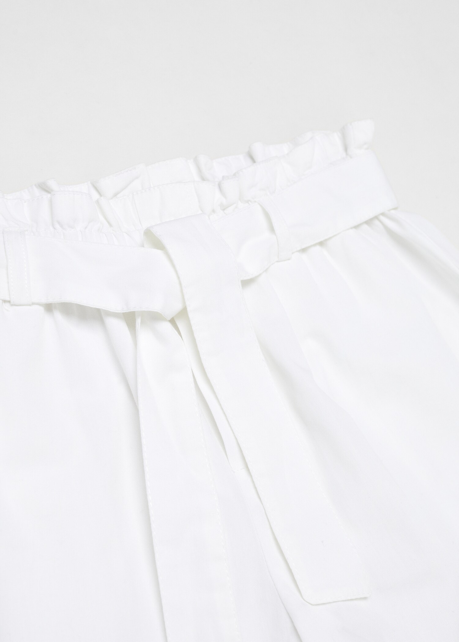 Paperbag shorts with belt - Details of the article 8