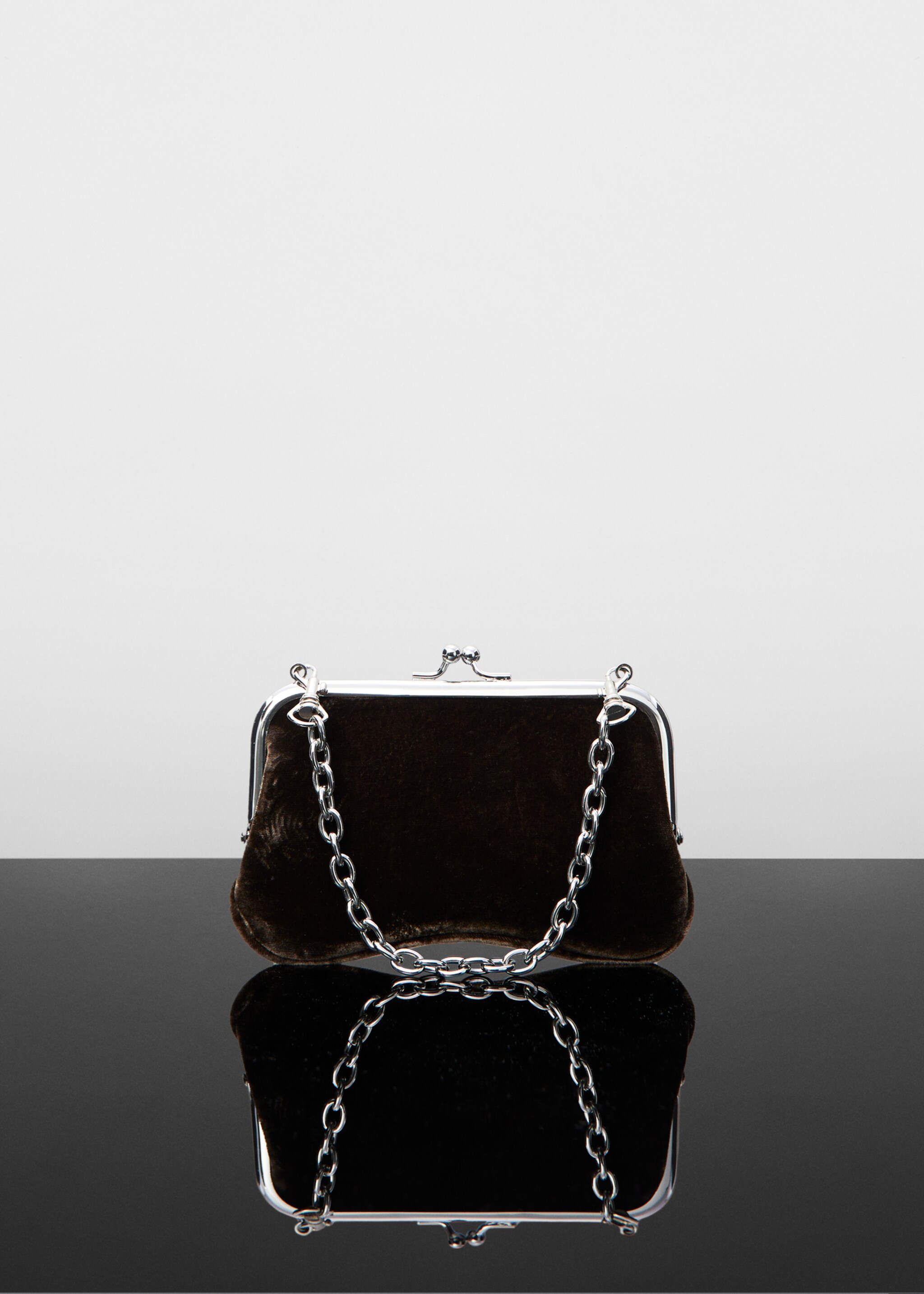 Chain velvet bag - Article without model