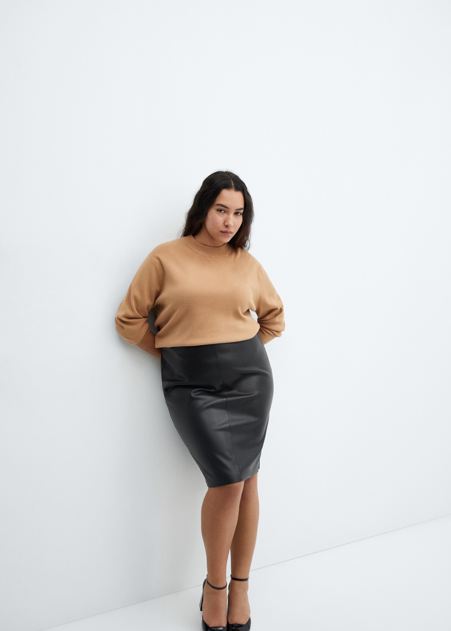 Leather-effect pencil skirt - Details of the article 4