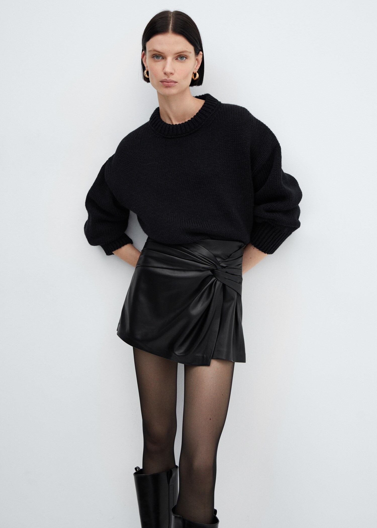 Leather-effect culottes - Details of the article 2