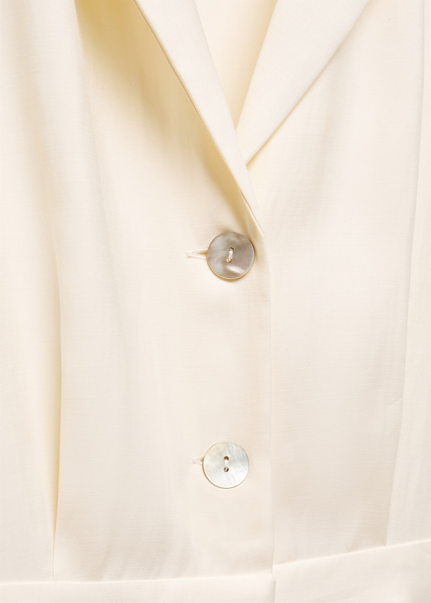 Short jumpsuit with pleat detail - Details of the article 8