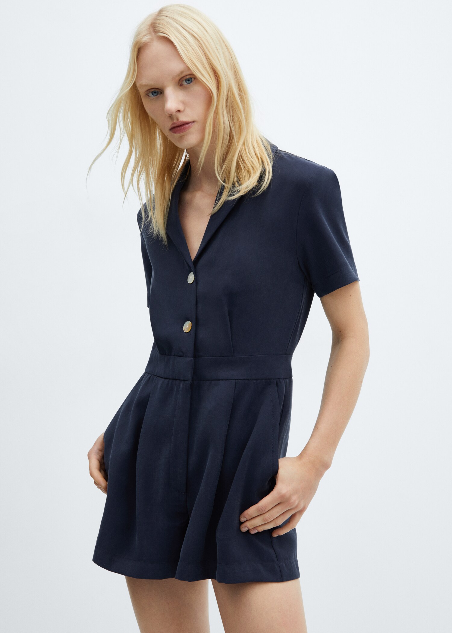 Short jumpsuit with pleat detail - Details of the article 1
