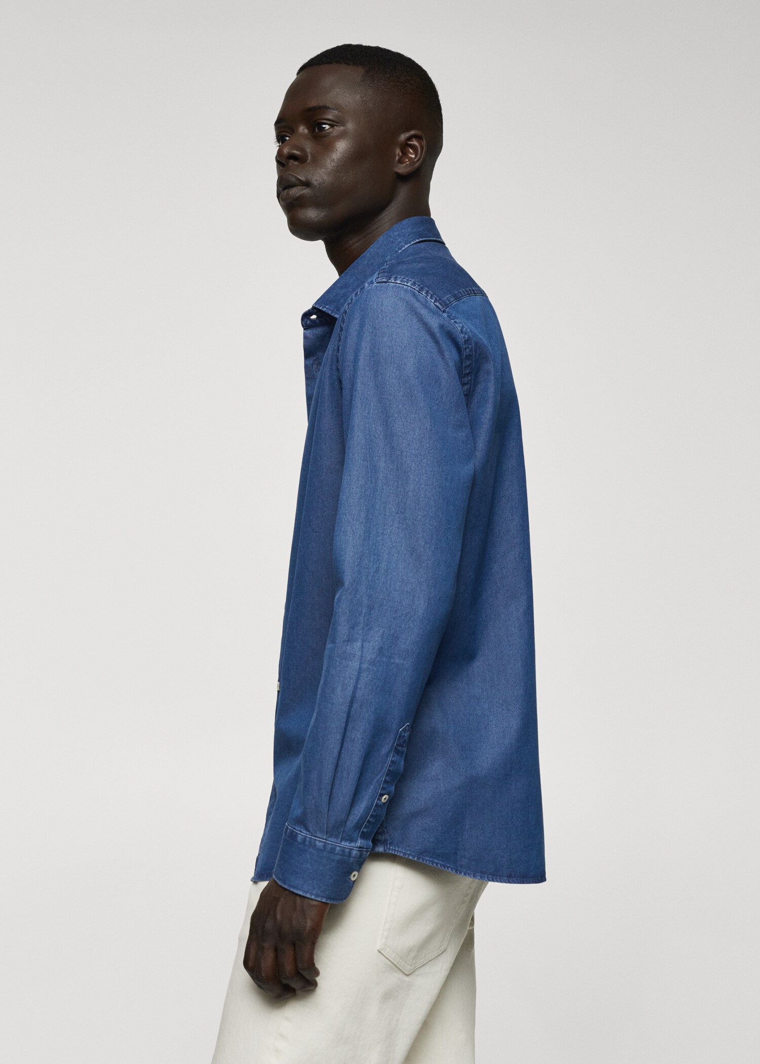 Regular-fit cotton chambray shirt - Details of the article 2