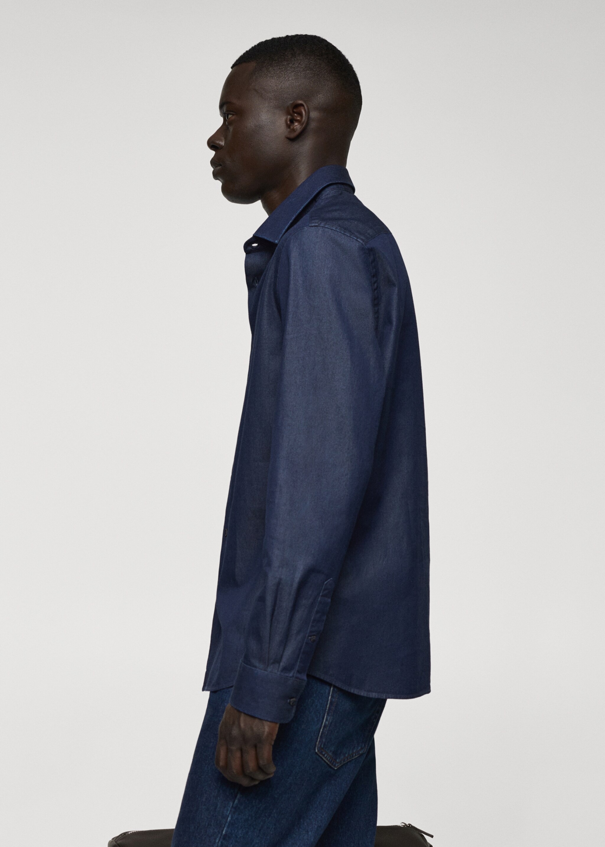 Regular-fit cotton chambray shirt - Details of the article 2